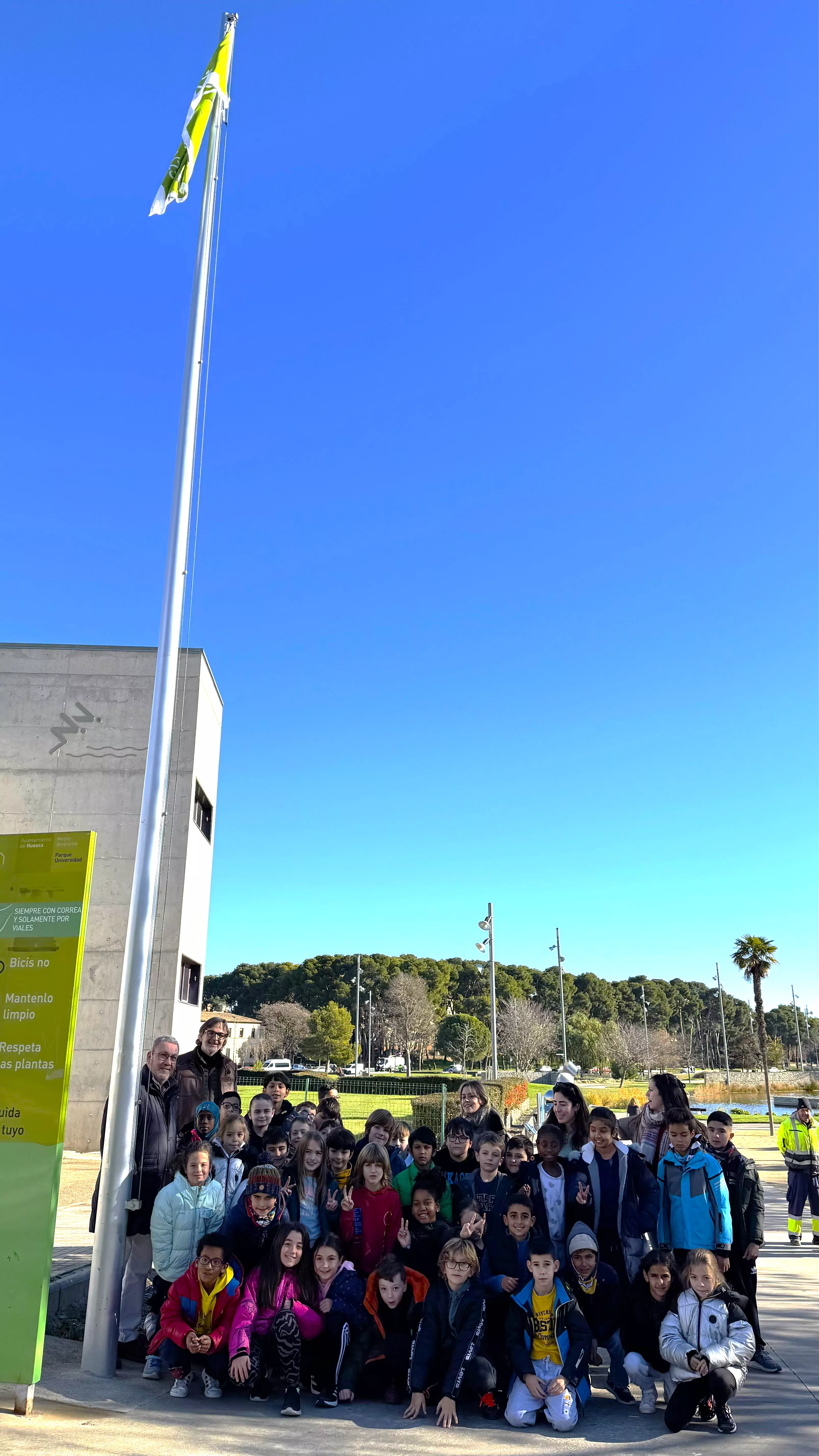 El Parque Universidad de Huesca luce la bandera verde del “Green Flag Award 2024-2025”.