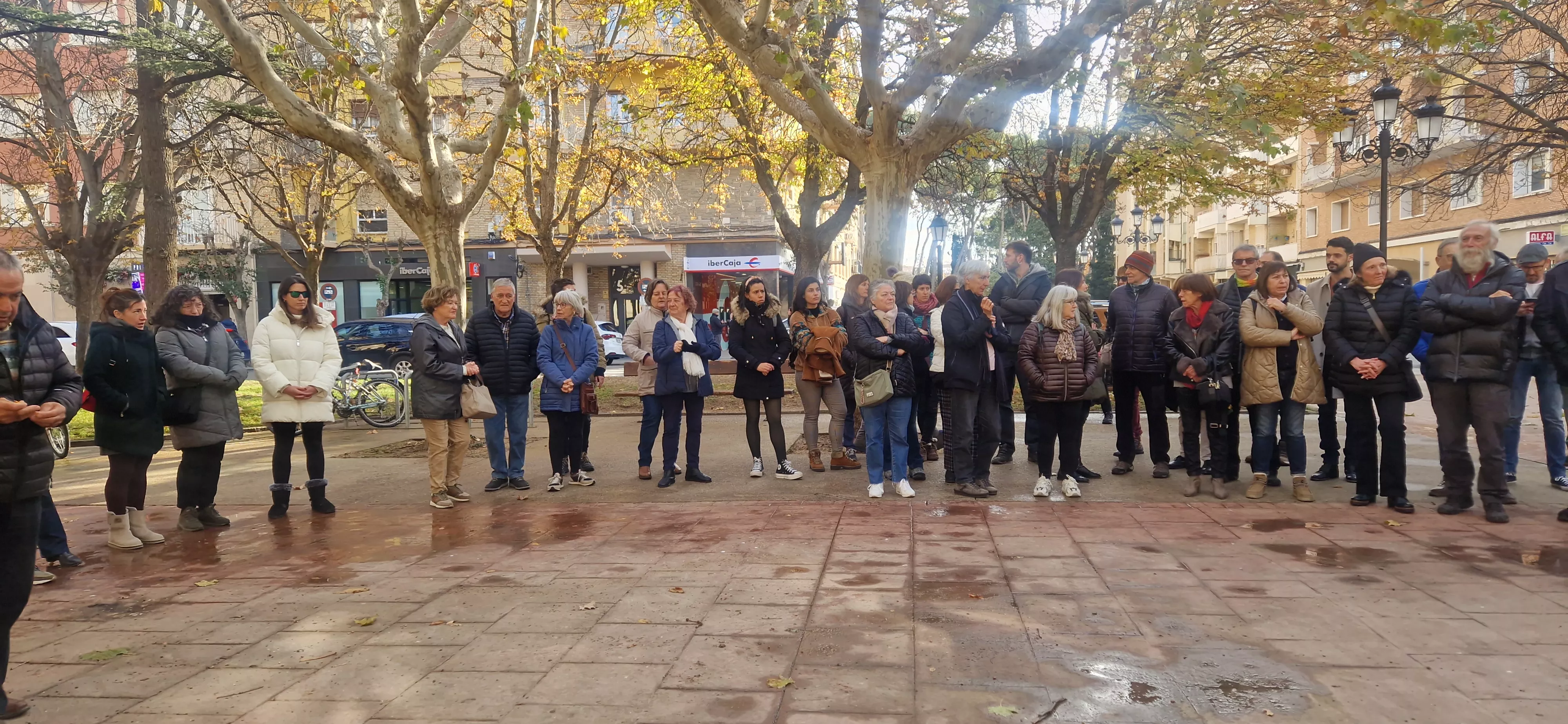 Imagen de archivo de la concentración ante Educación para pedir que se investigue al inspector jefe de Huesca 