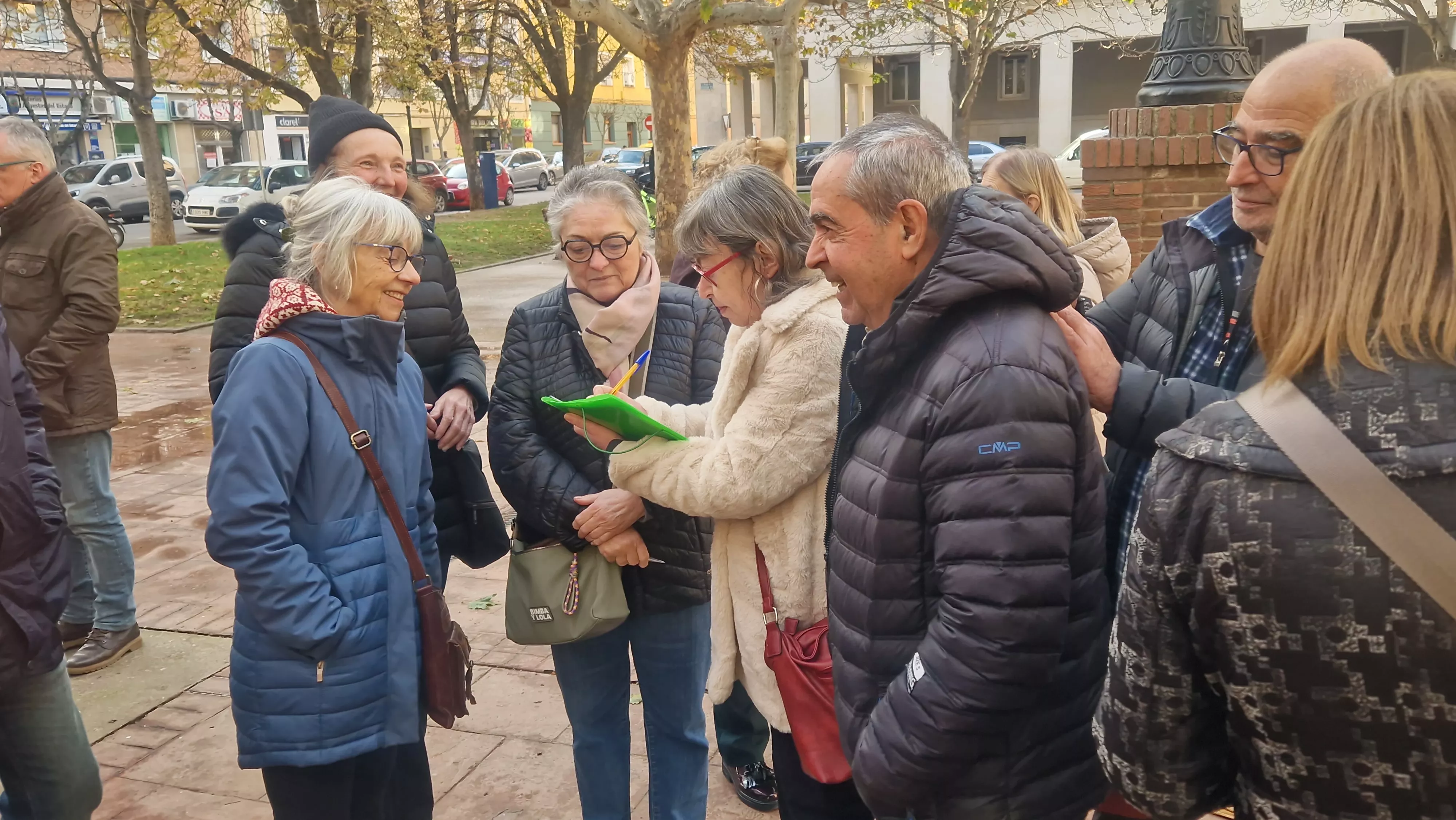 Concentración ante Educación para pedir que se investigue al inspector jefe de Huesca 