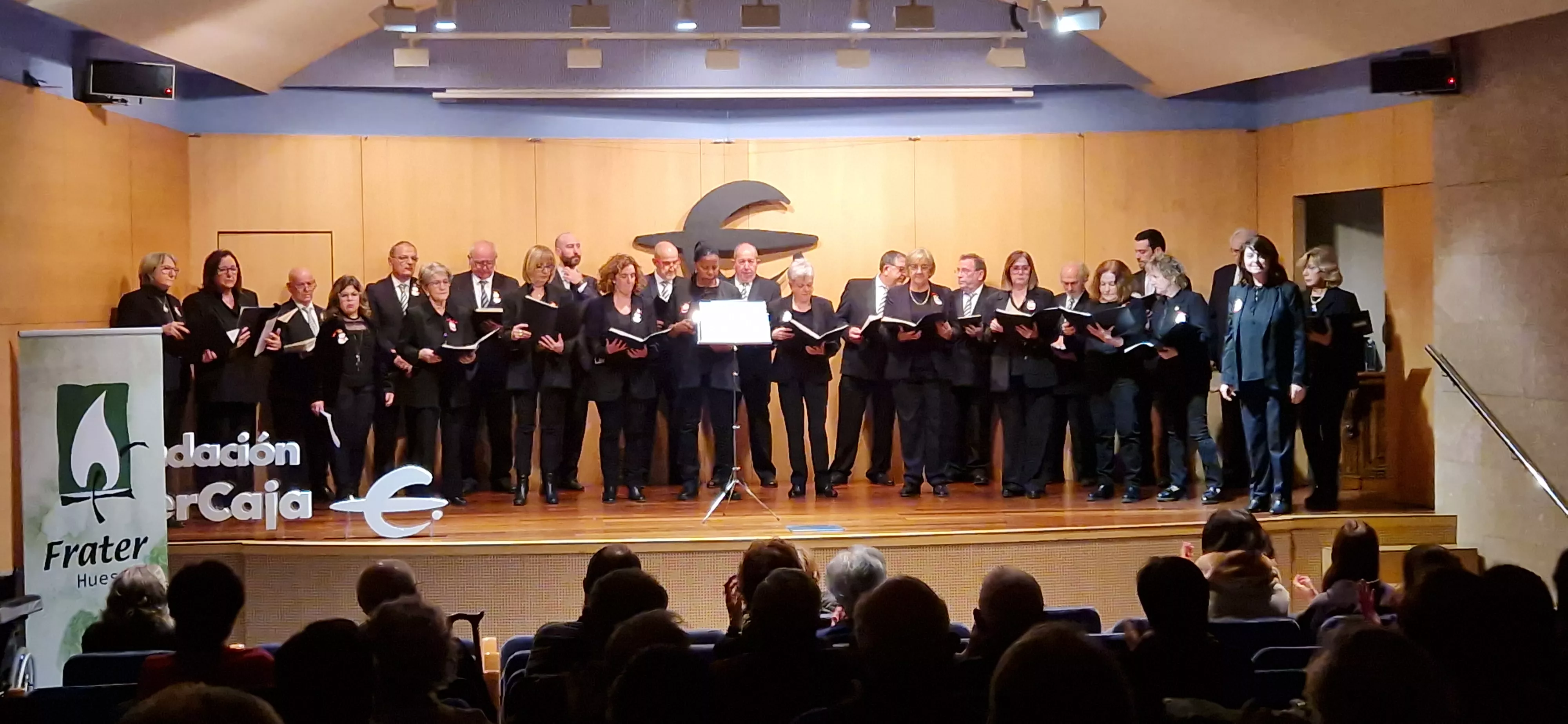 Coro Villa de Almudévar en el XIII Maratón de Villancicos de Huesca. Foto Myriam Martínez 