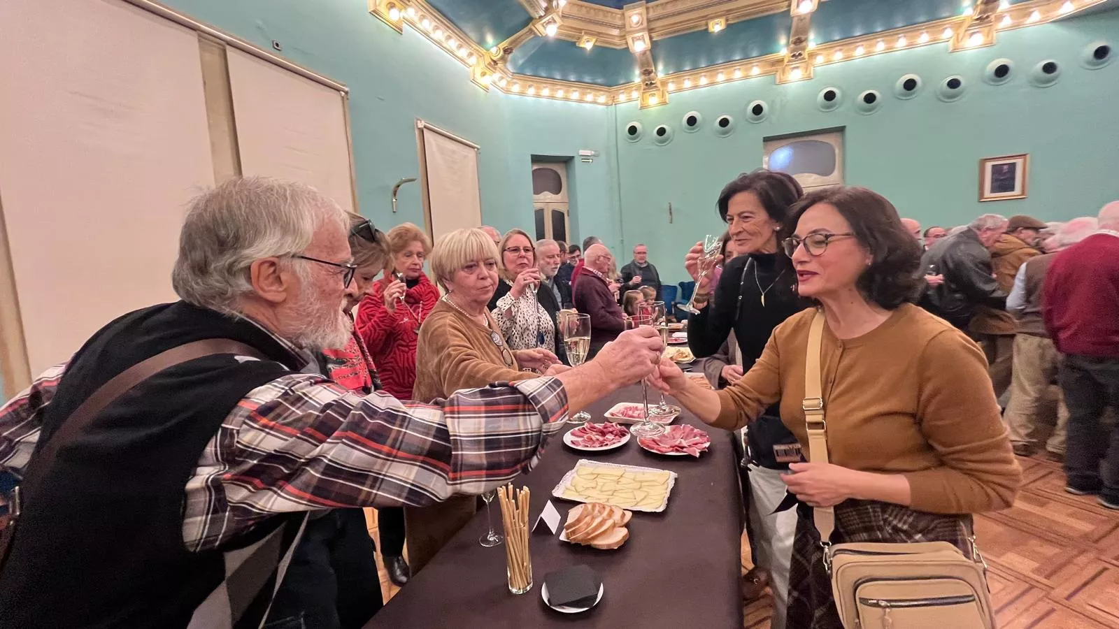 Entrega de premios y brindis navideño de los socios del Casino de Huesca. Foto Mercedes Manterola