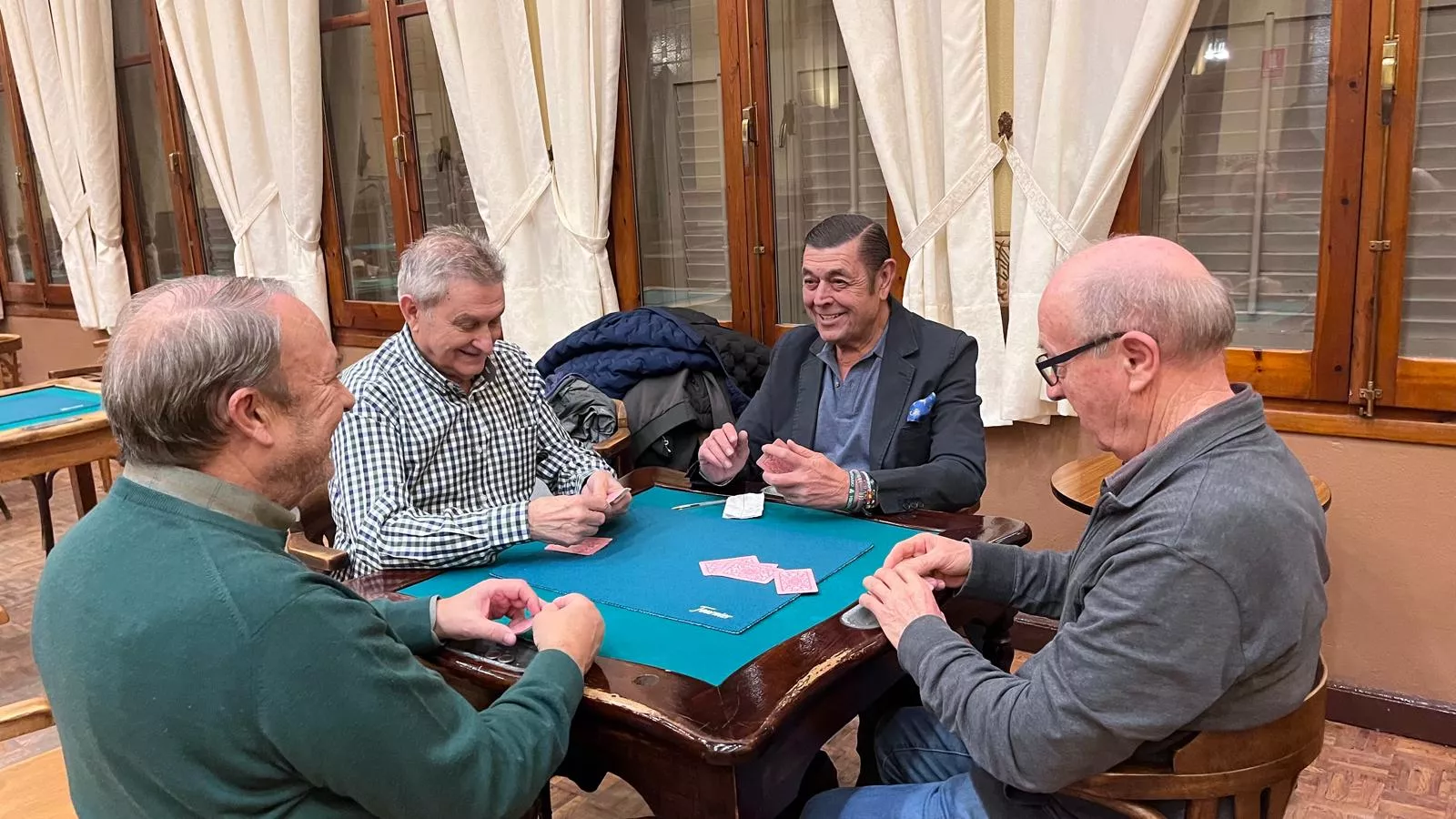Entrega de premios y brindis navideño de los socios del Casino de Huesca. Foto Mercedes Manterola