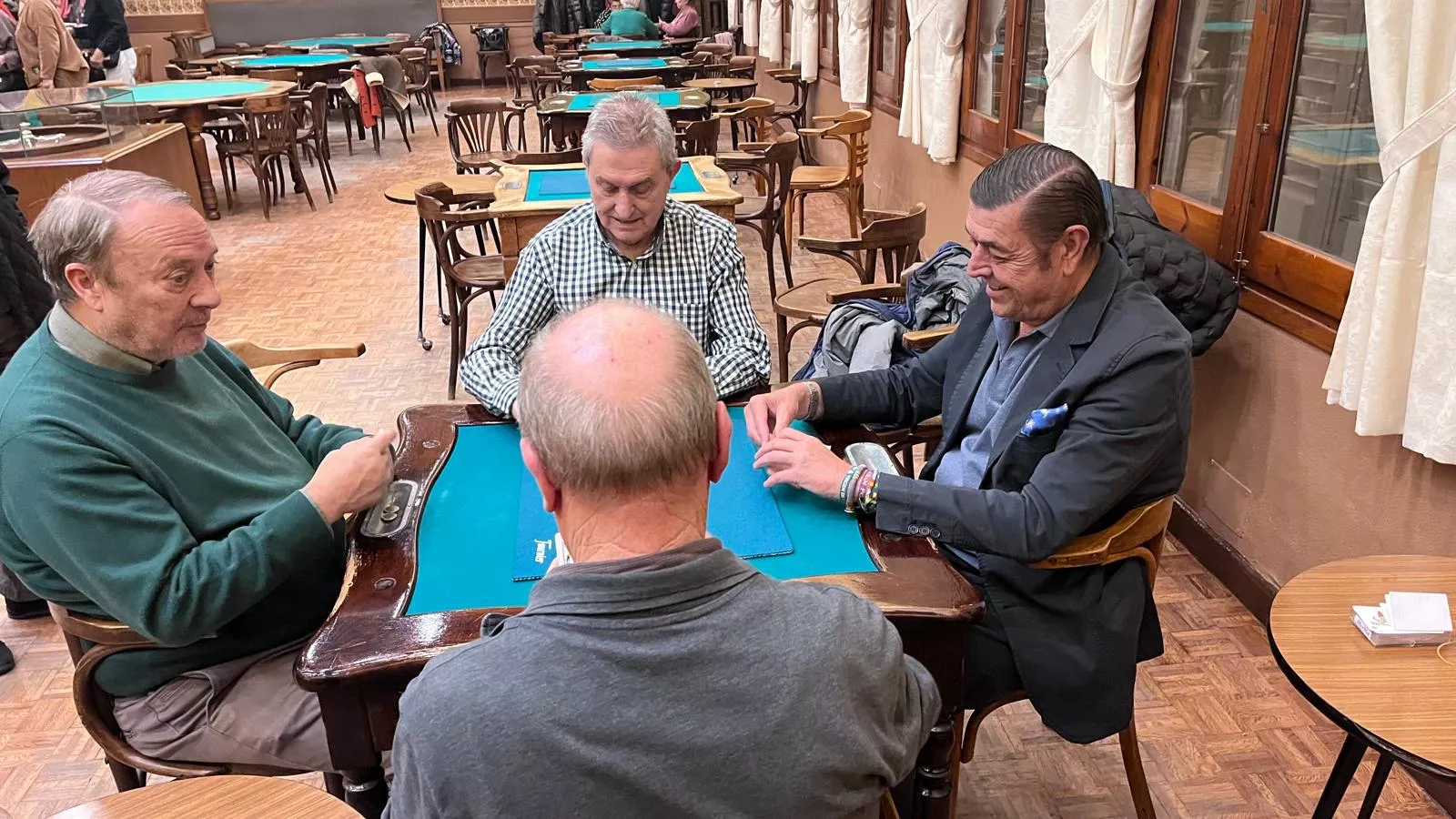 Entrega de premios y brindis navideño de los socios del Casino de Huesca. Foto Mercedes Manterola