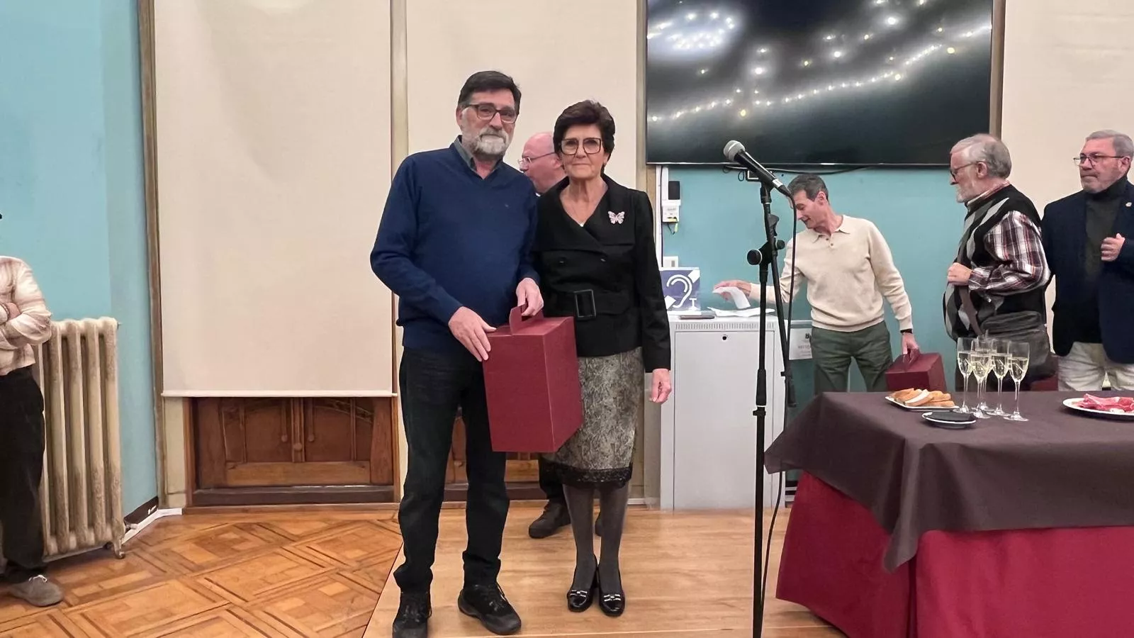 Entrega de premios y brindis navideño de los socios del Casino de Huesca. Foto Mercedes Manterola