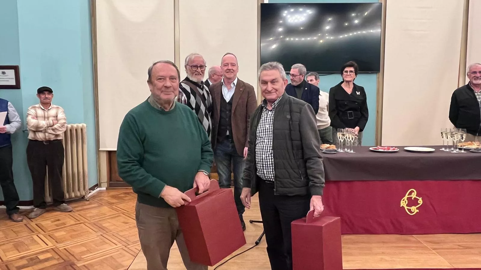 Entrega de premios y brindis navideño de los socios del Casino de Huesca. Foto Mercedes Manterola