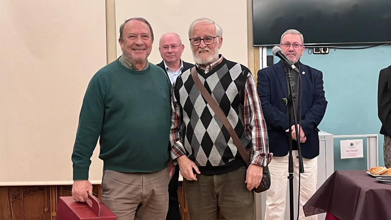 Entrega de premios y brindis navideño de los socios del Casino de Huesca. Foto Mercedes Manterola