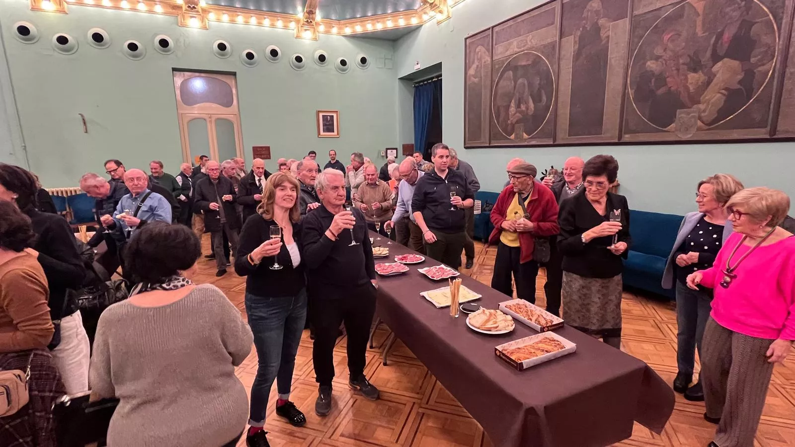 Entrega de premios y brindis navideño de los socios del Casino de Huesca. Foto Mercedes Manterola