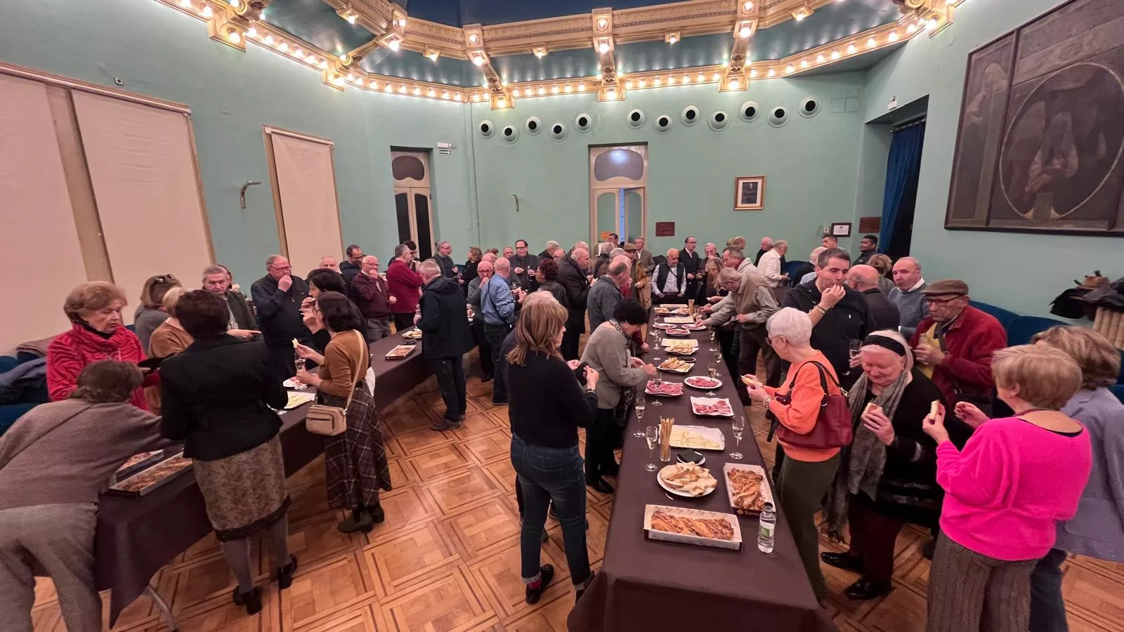 Entrega de premios y brindis navideño de los socios del Casino de Huesca. Foto Mercedes Manterola