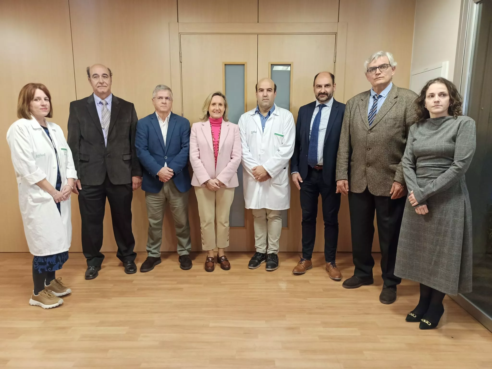 Autoridades y responsables del Hospital de Barbastro