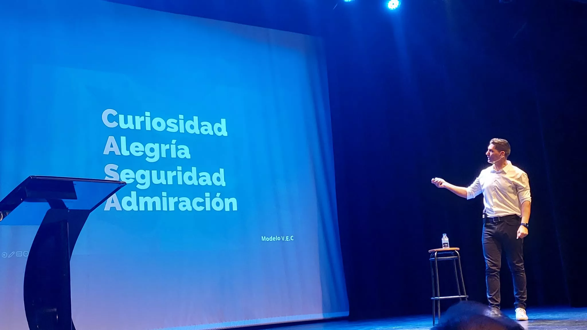 Presentación del libro Érase una vez de Sebastián Darpa