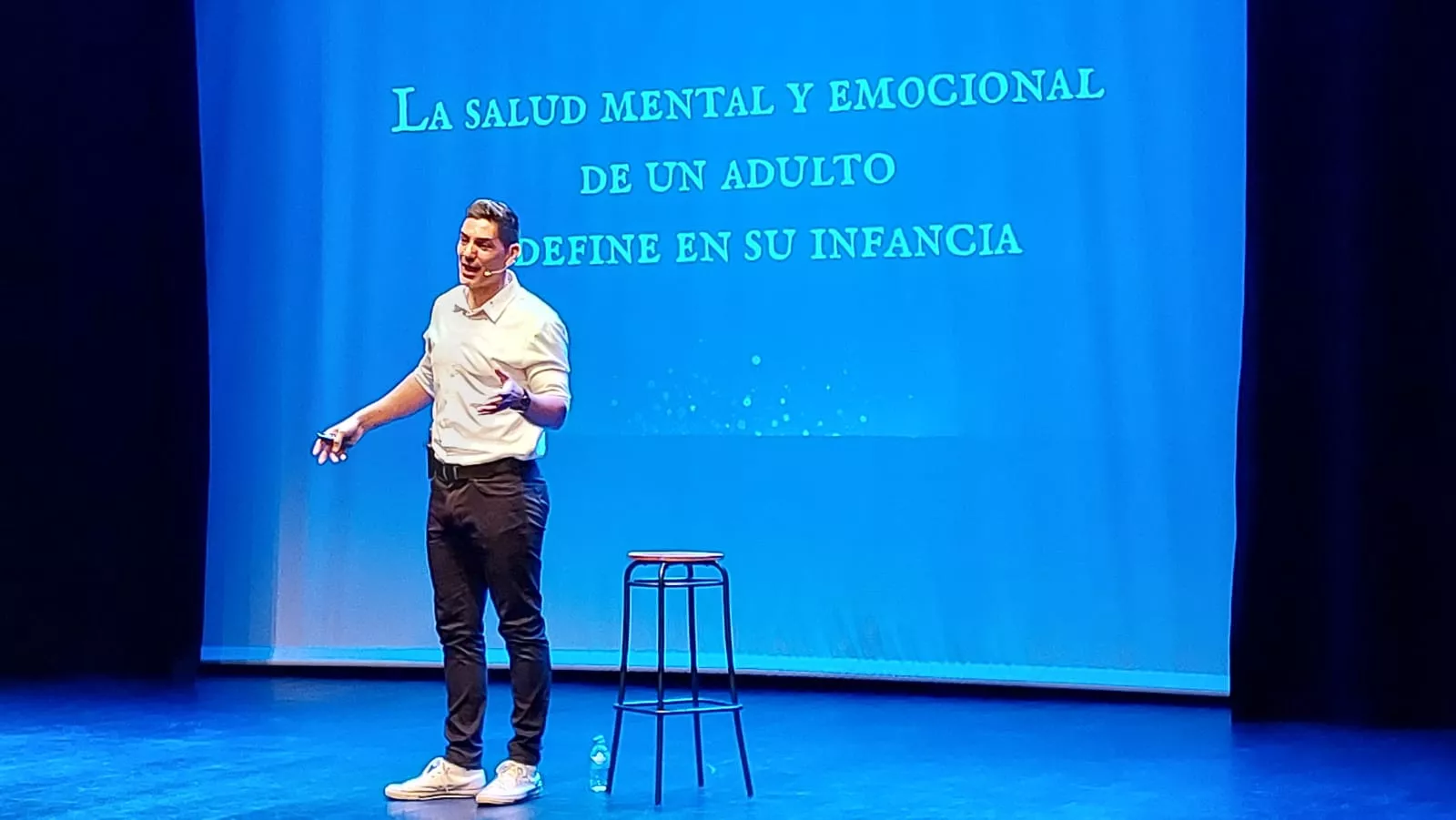 Presentación del libro Érase una vez de Sebastián Darpa