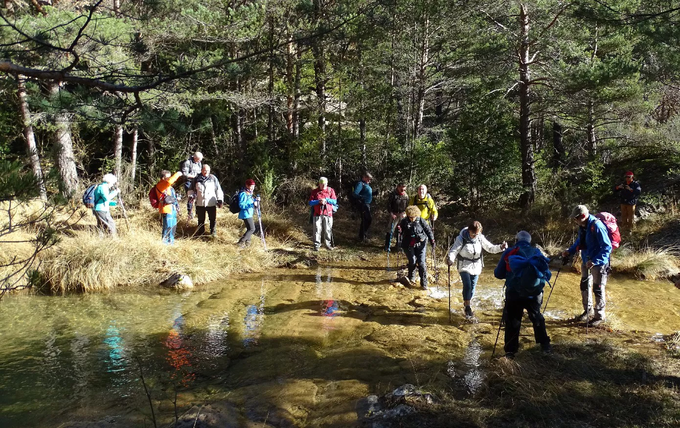 Cruzando el flumen. Foto Alfredo Zazo