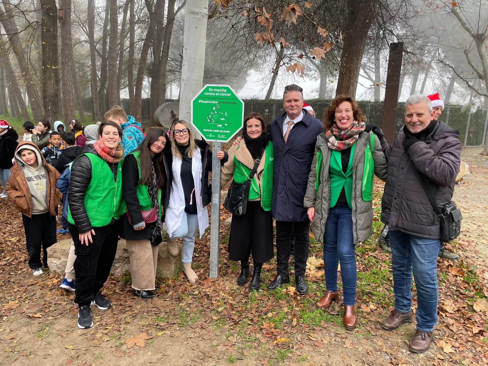 La Asociación Contra el Cáncer presenta los nueve Espacios Sin Humo de Fraga. La Asociación Contra el Cáncer presenta los nueve Espacios Sin Humo de Fraga.