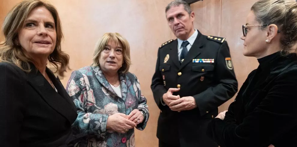 La consejera Hernández ha presidido la primera reunión de este curso del pleno del Observatorio Aragonés para la convivencia y contra el acoso escolar.