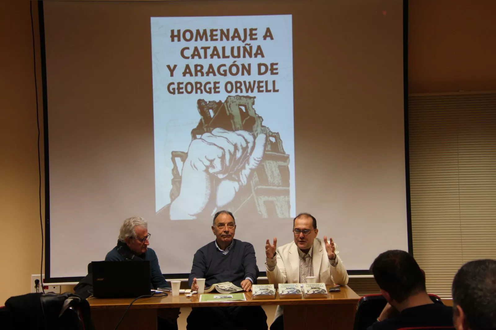 Presentación del libro "Homenaje a Cataluña y Aragón de George Orwell". Foto Carlos Neofato