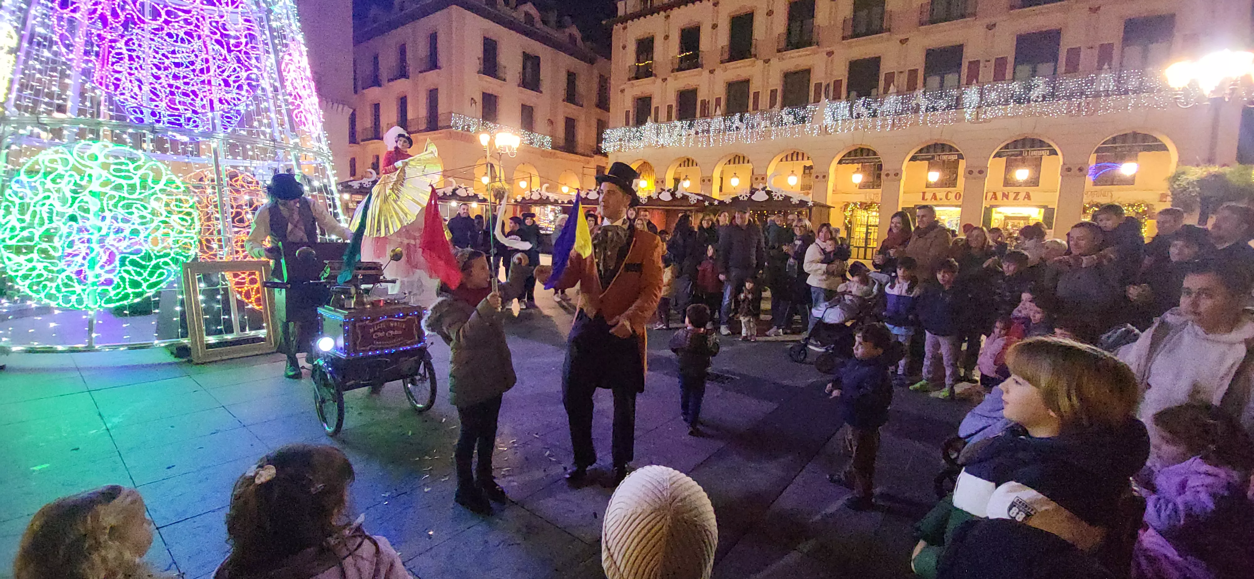 Muestra de Artesanía de Navidad de Huesca 2024.  Foto Mercedes Manterola