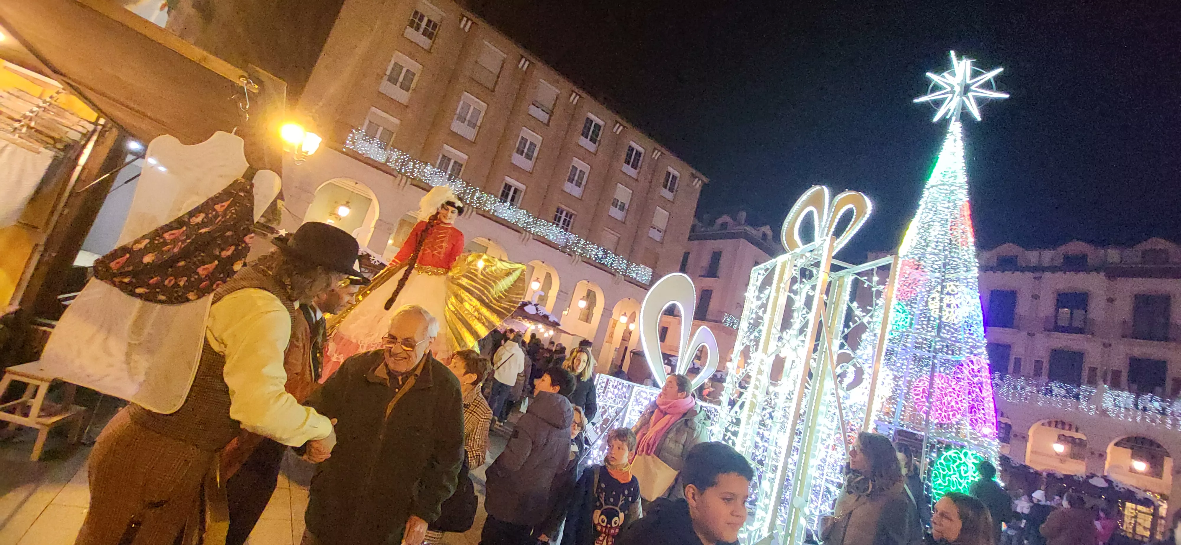 Muestra de Artesanía de Navidad de Huesca 2024.  Foto Mercedes Manterola