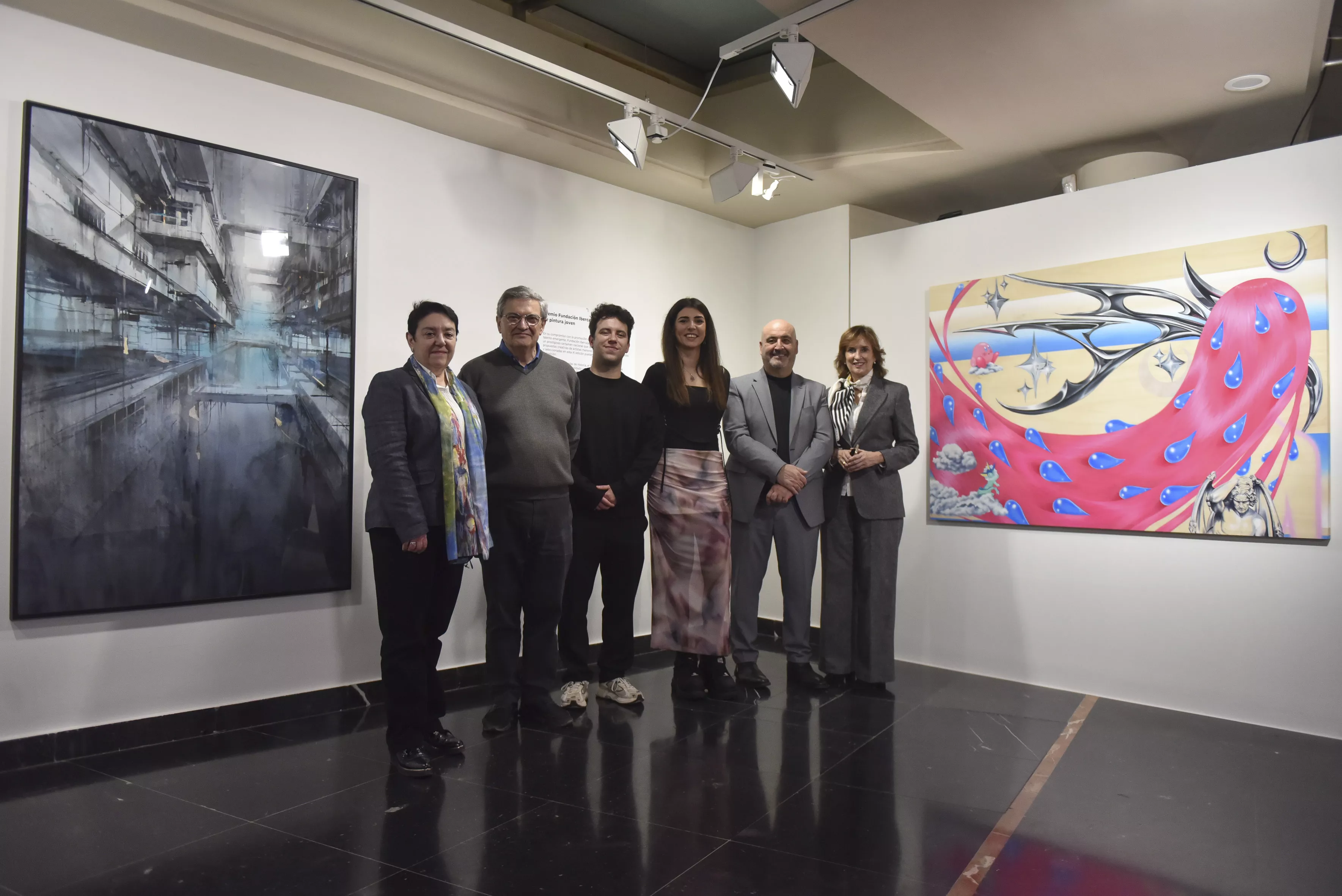 Desirée Orús, Fernando Alvira, Daniel Vera, Ira Torres, Roberto Cerdán y Mayte Ciriza, en la inauguración de la exposición del Premio de Pintura Joven de Fundación Ibercaja