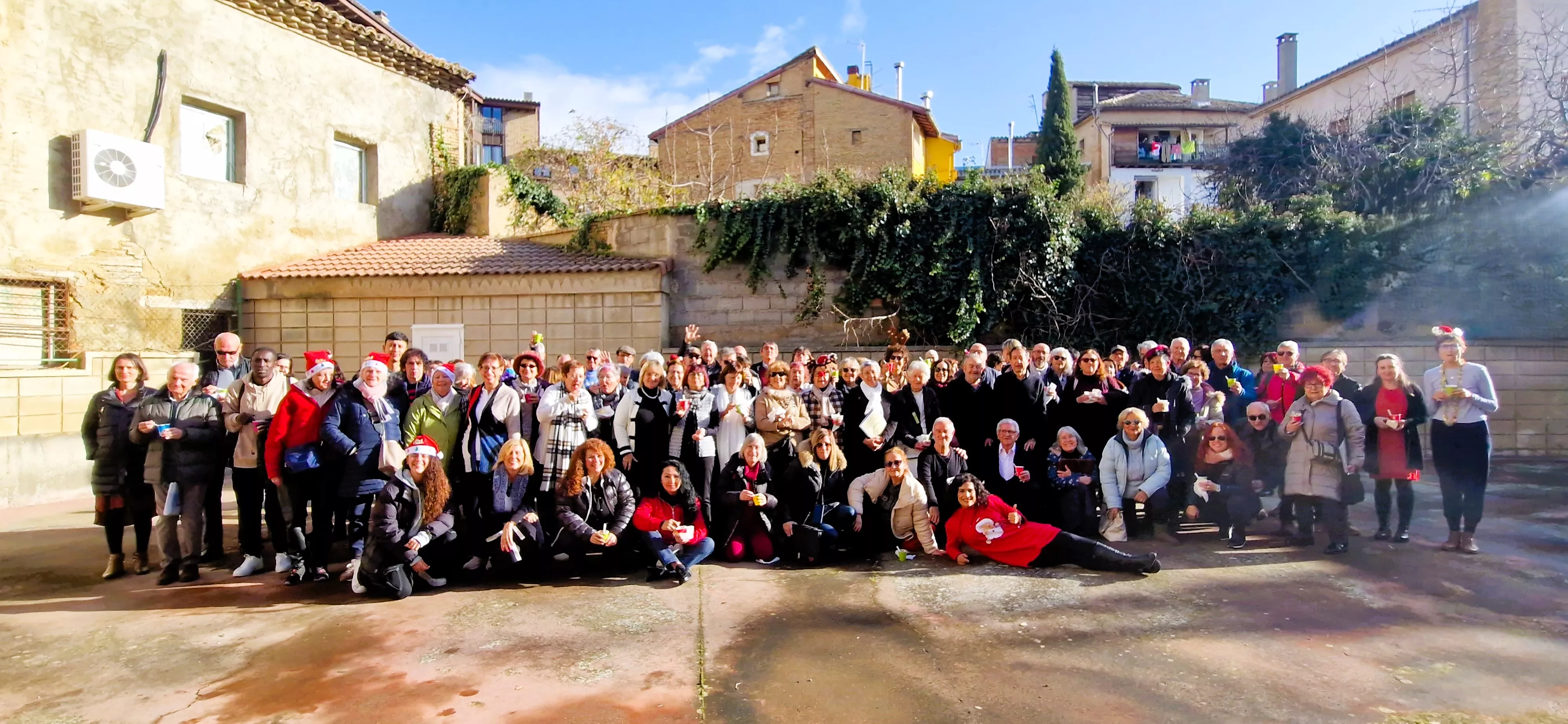  Fiesta de Navidad de la Escuela de Educación de Adultos de Huesca. Foto Myriam Martínez 