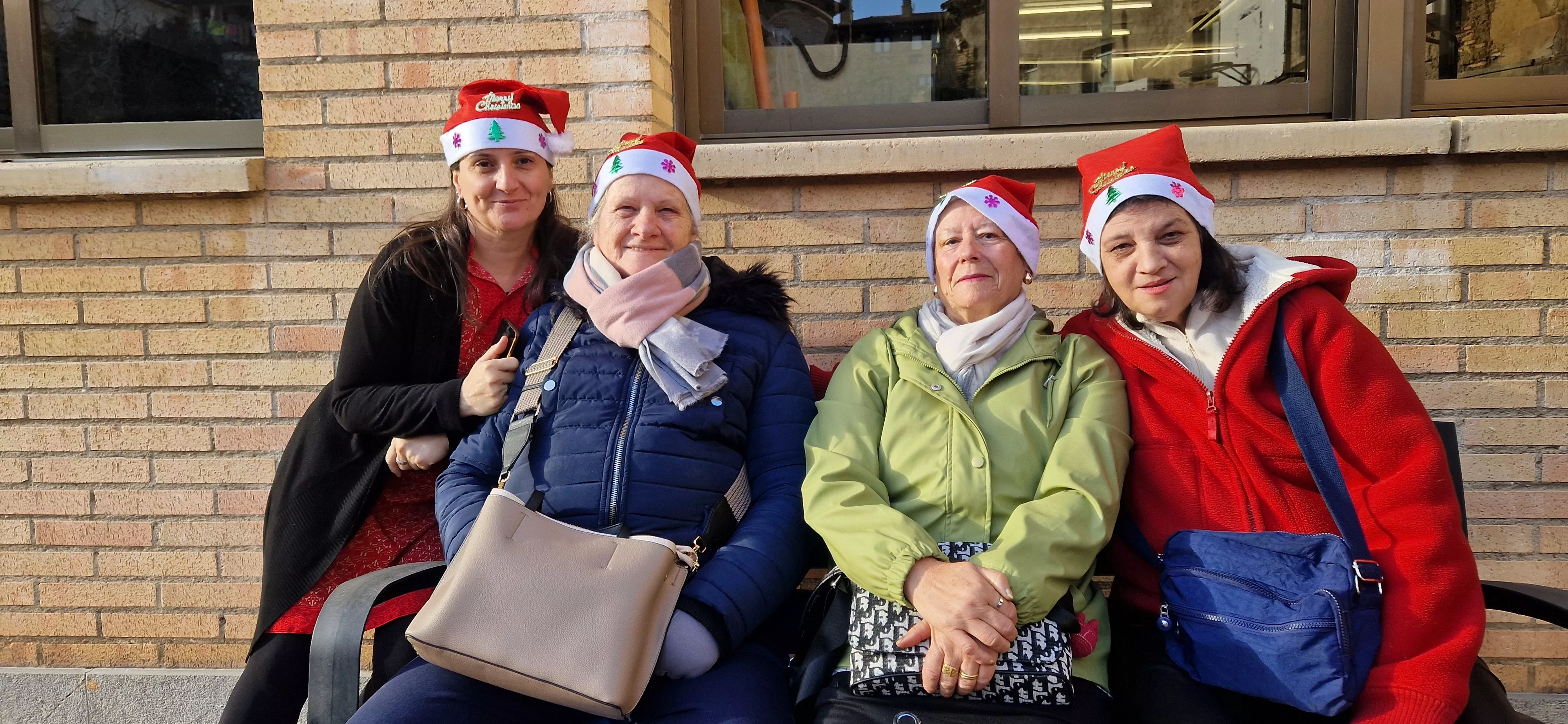  Fiesta de Navidad de la Escuela de Educación de Adultos de Huesca. Foto Myriam Martínez 