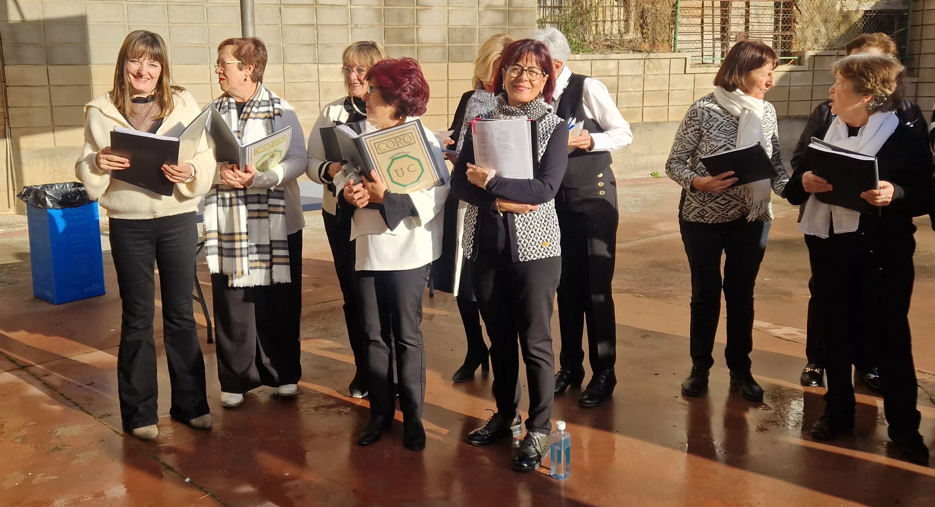  Fiesta de Navidad de la Escuela de Educación de Adultos de Huesca. Foto Myriam Martínez 