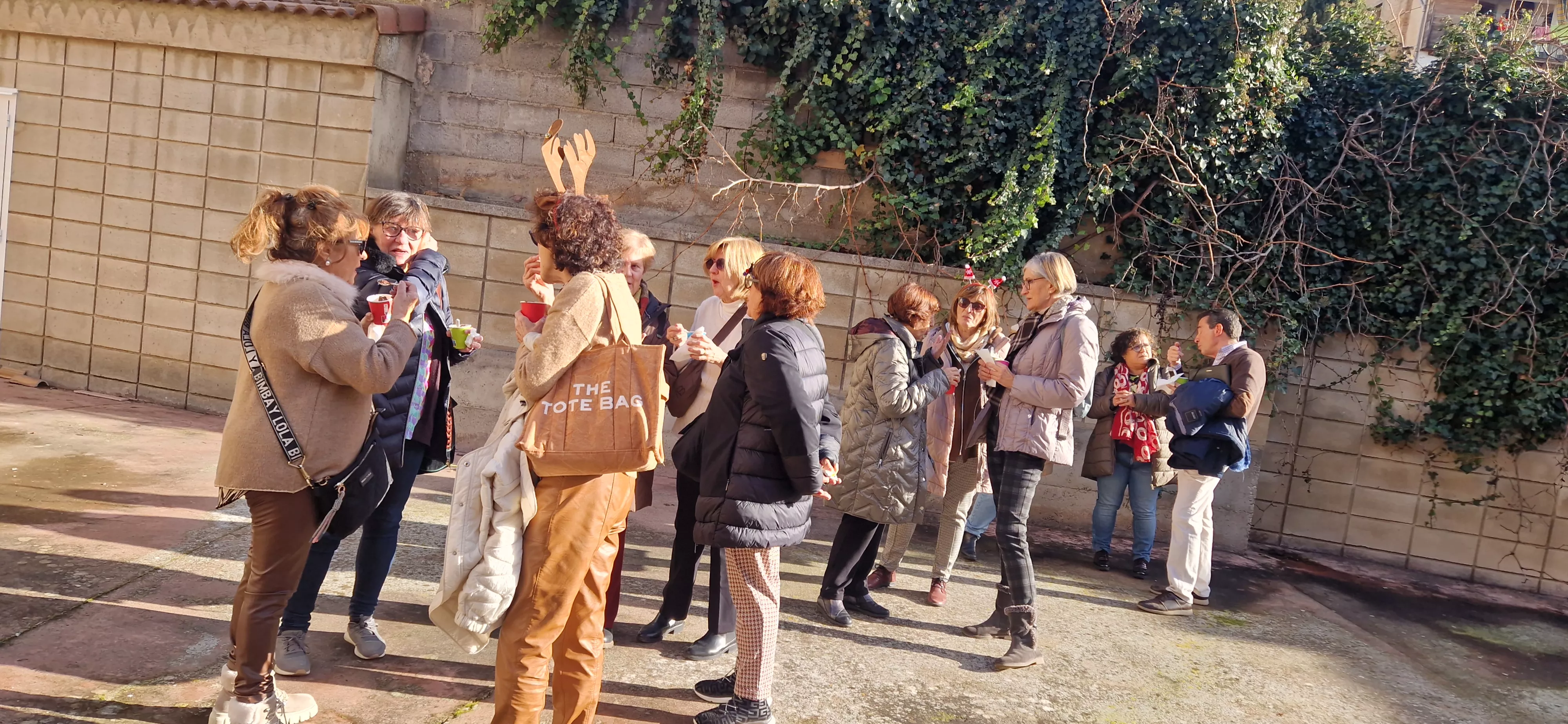  Fiesta de Navidad de la Escuela de Educación de Adultos de Huesca. Foto Myriam Martínez 