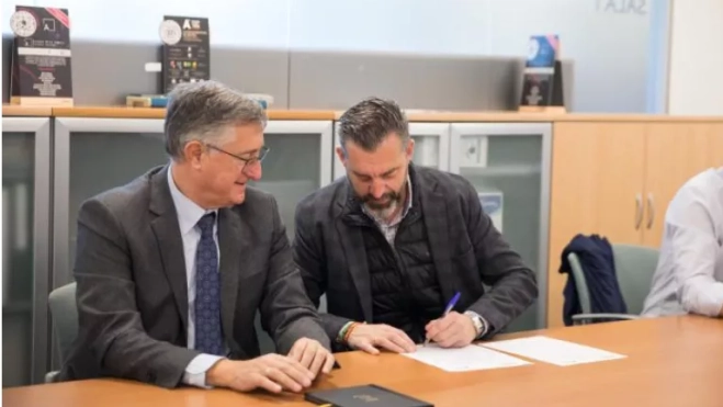 Blasco y Escario en la firma del convenio de Sarga. Blasco y Escario en la firma del convenio de Sarga.