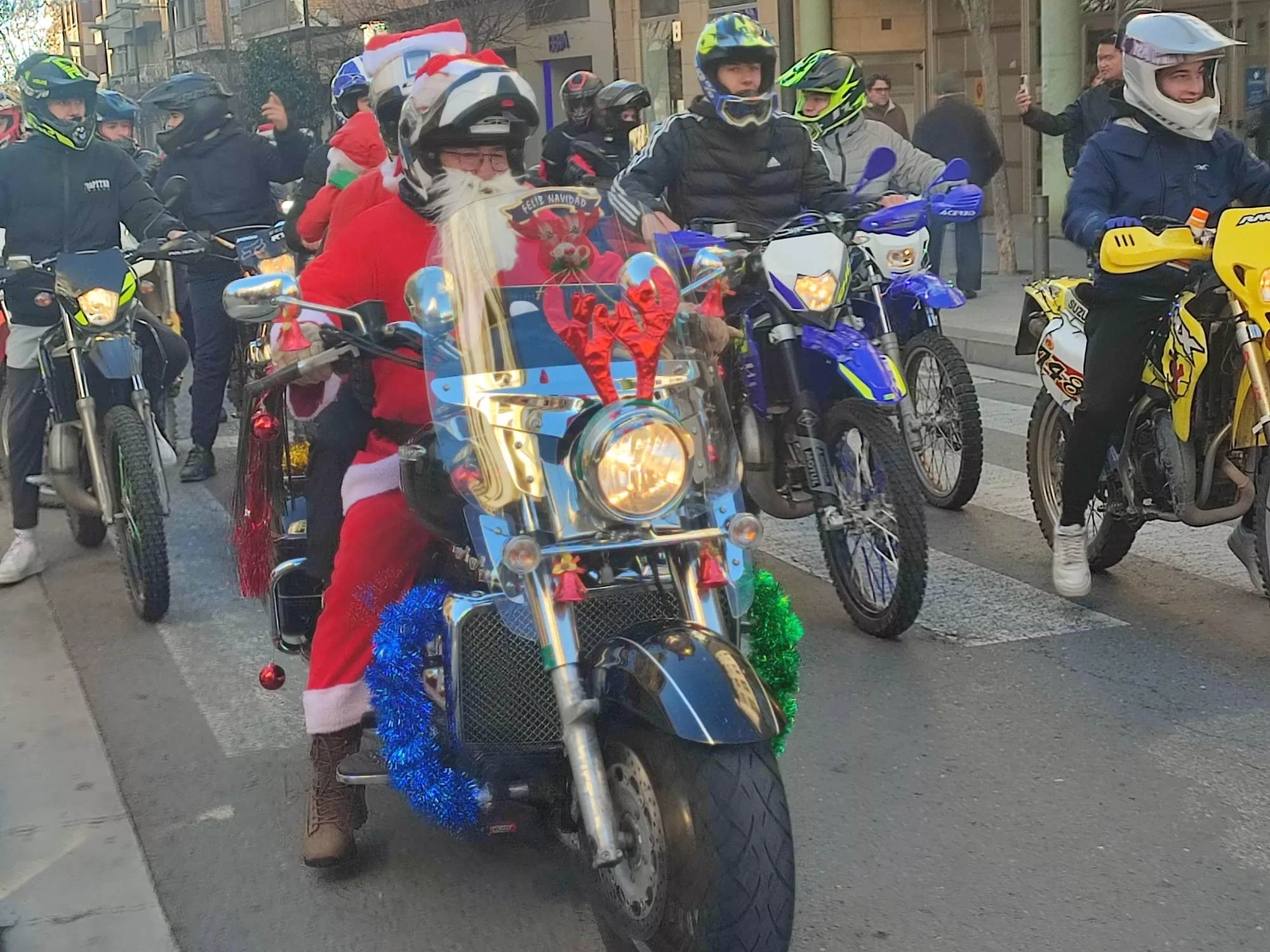 "Papanoelada" motera en Huesca.