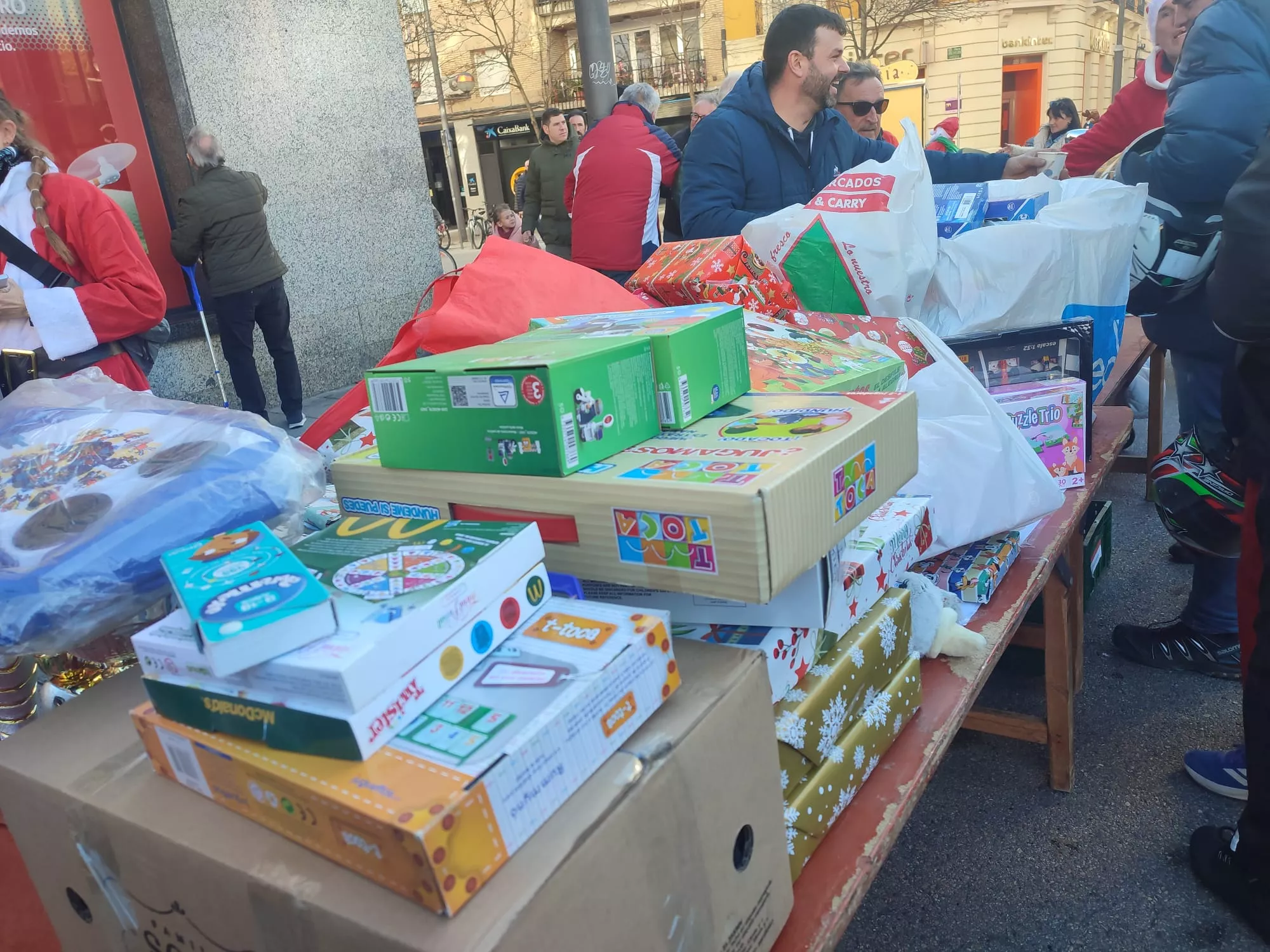 "Papanoelada" motera en Huesca.