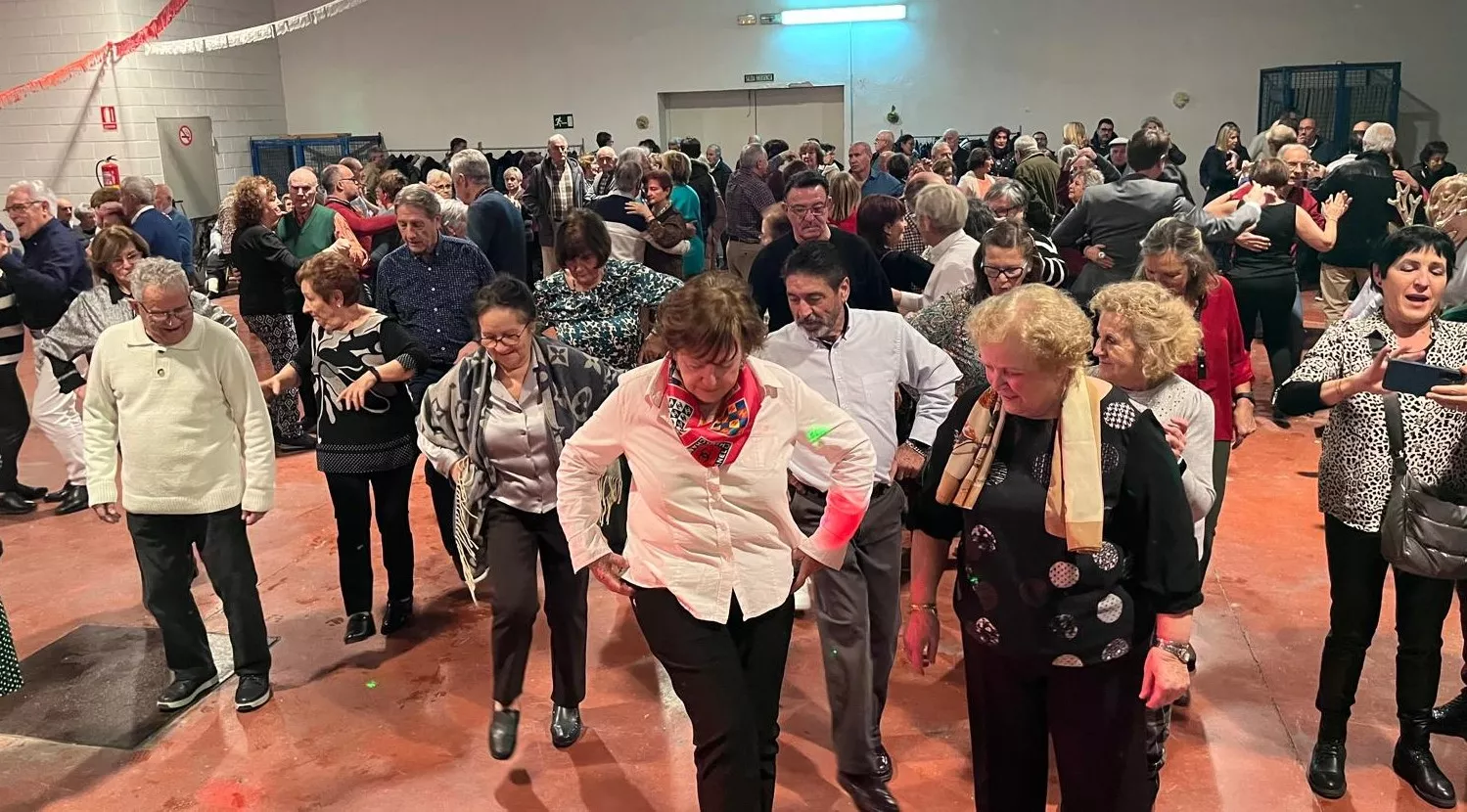 Participantes de "Sácame a bailar". Foto Mercedes Manterola