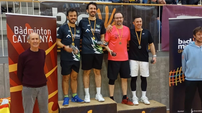 Víctor Colay en el podio de dobles. Víctor Colay en el podio de dobles.