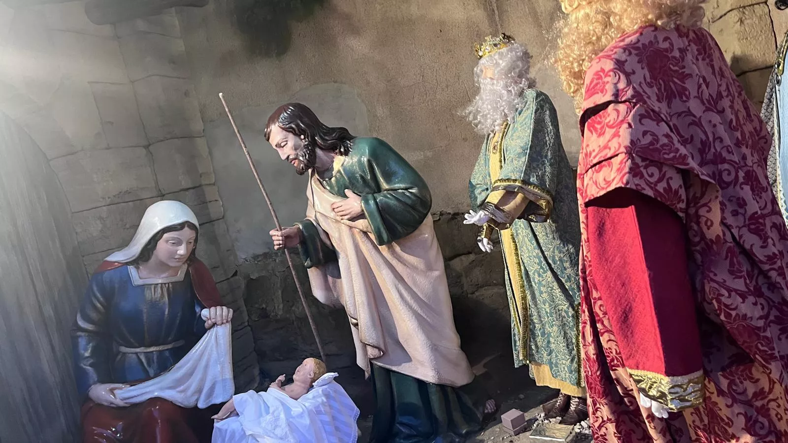Belén instalado en los restos de la iglesia de la Malena de Huesca. Foto Mercedes Manterola