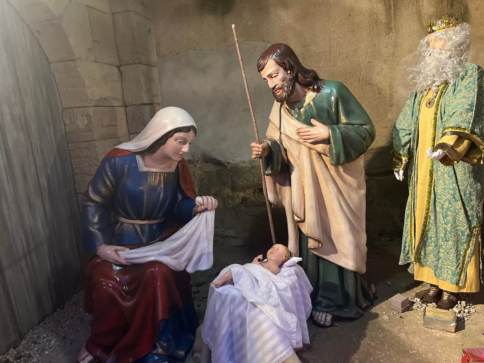 Belén instalado en los restos de la iglesia de la Malena de Huesca. Foto Mercedes Manterola