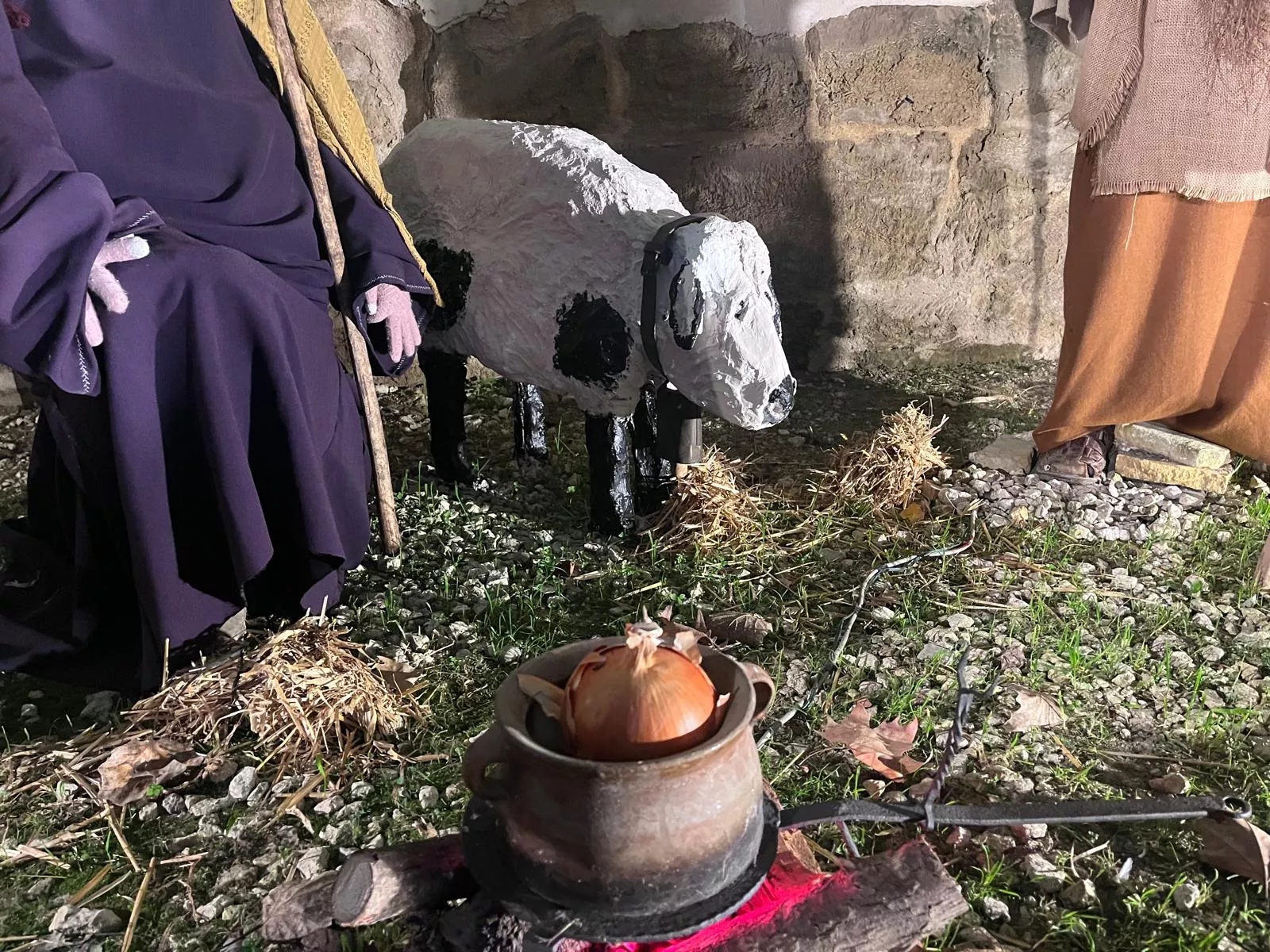 Belén instalado en los restos de la iglesia de la Malena de Huesca. Foto Mercedes Manterola