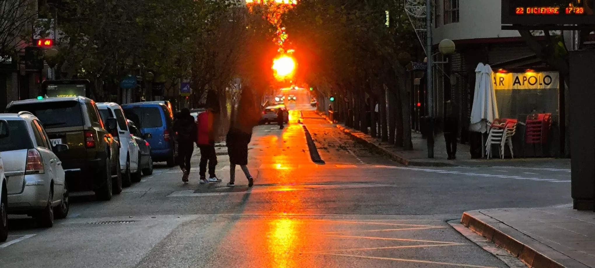 Solsticio de Invierno en la Avenida Martínez de Velasco de Huesca. Foto Joaquín Santafé