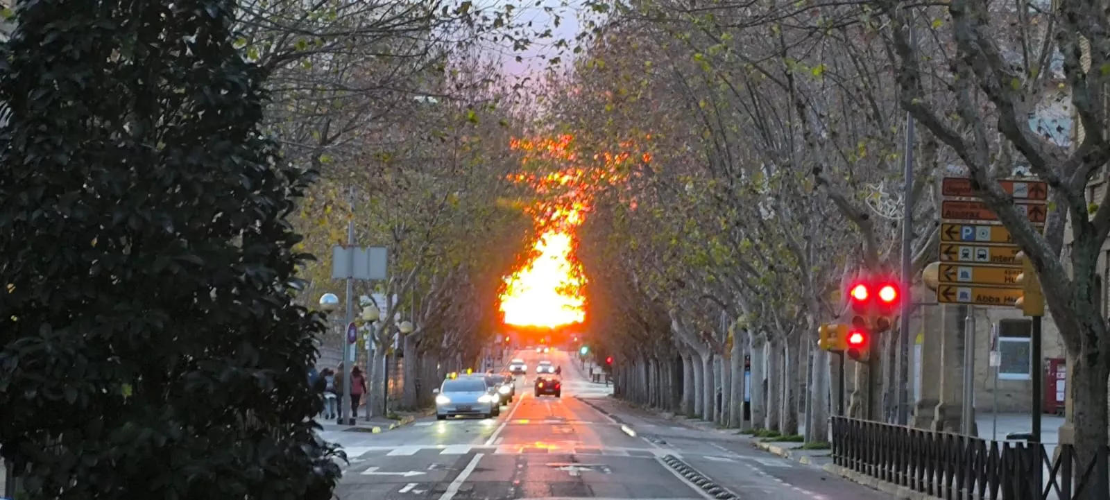 Solsticio de Invierno en la Avenida Martínez de Velasco de Huesca. Foto Joaquín Santafé