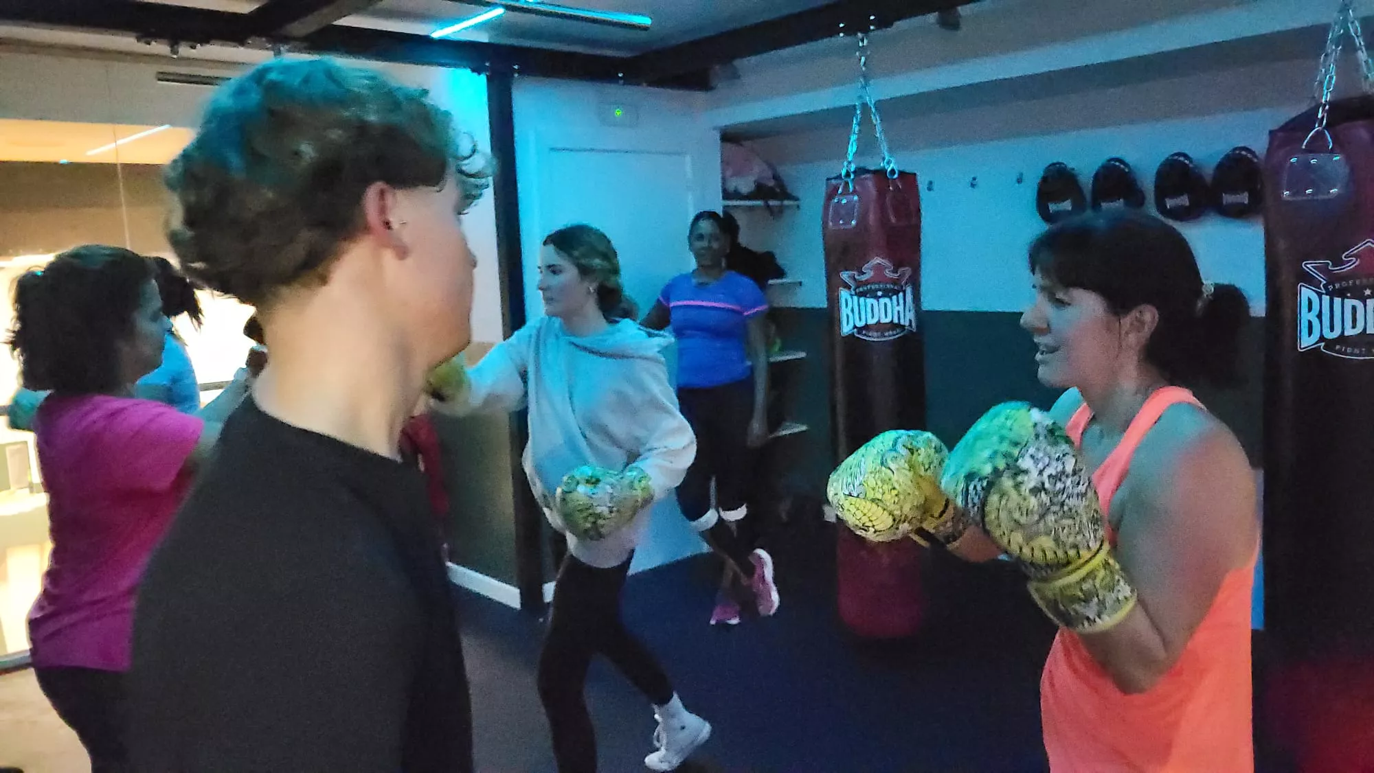 Boxing Salú en Yamira Salú en Huesca