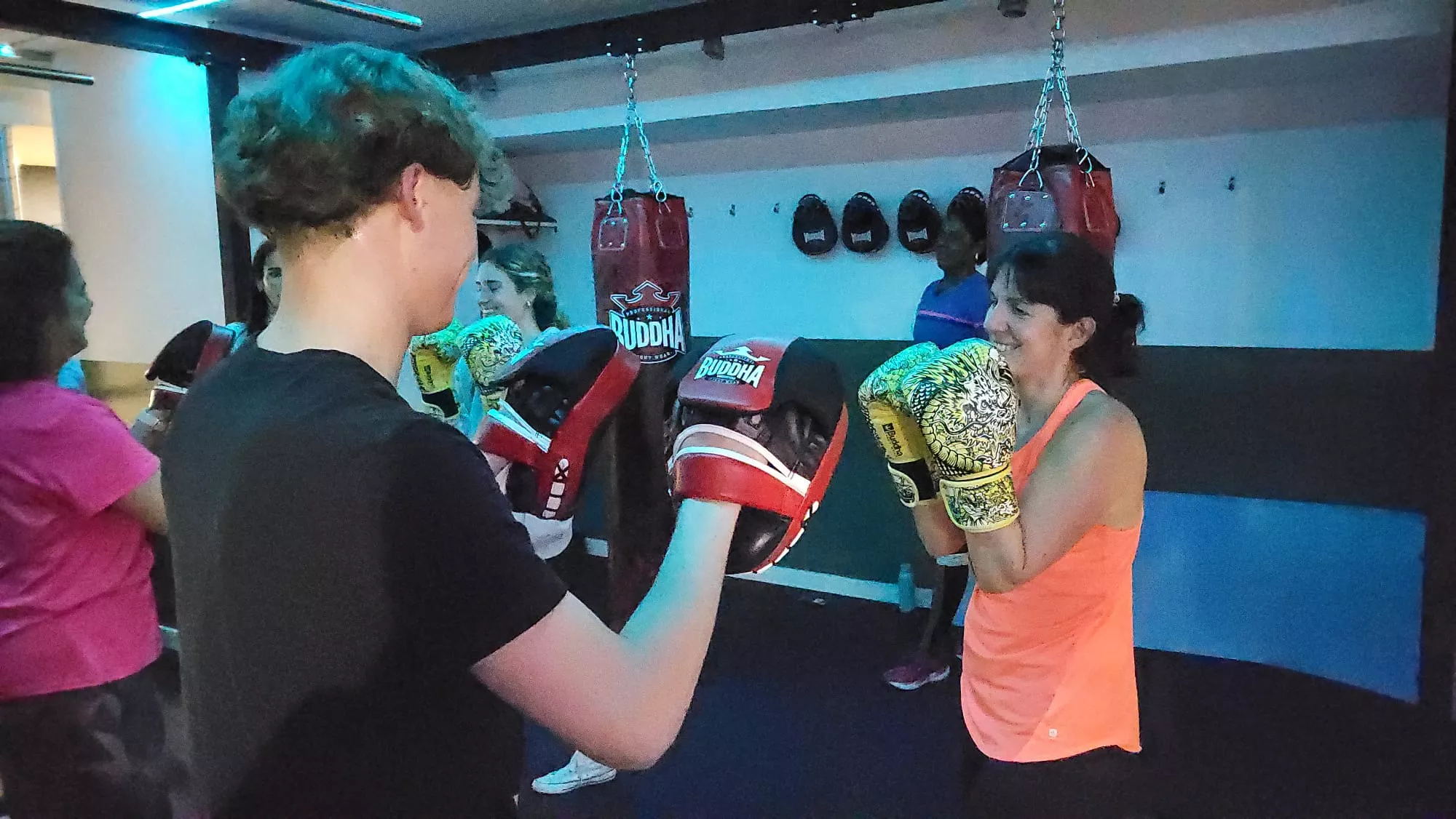 Boxing Salú en Yamira Salú en Huesca