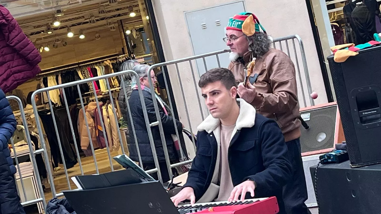 Actuación navideña de Góspel Monzón en el centro de la capital mediocinqueña. Foto Mercedes Manterola