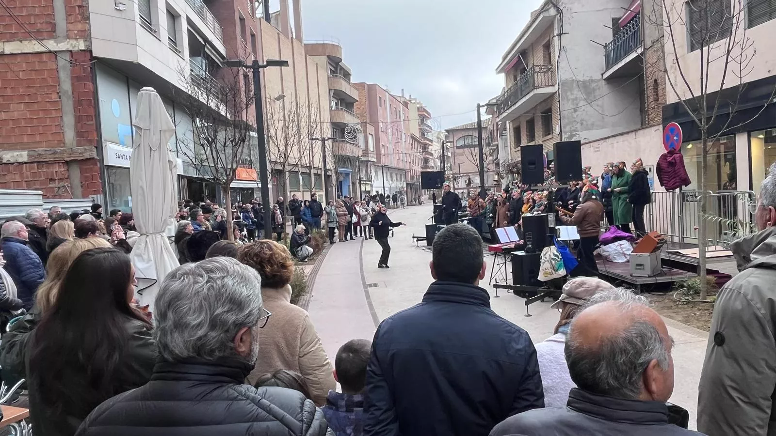 Actuación navideña de Góspel Monzón en el centro de la capital mediocinqueña. Foto Mercedes Manterola