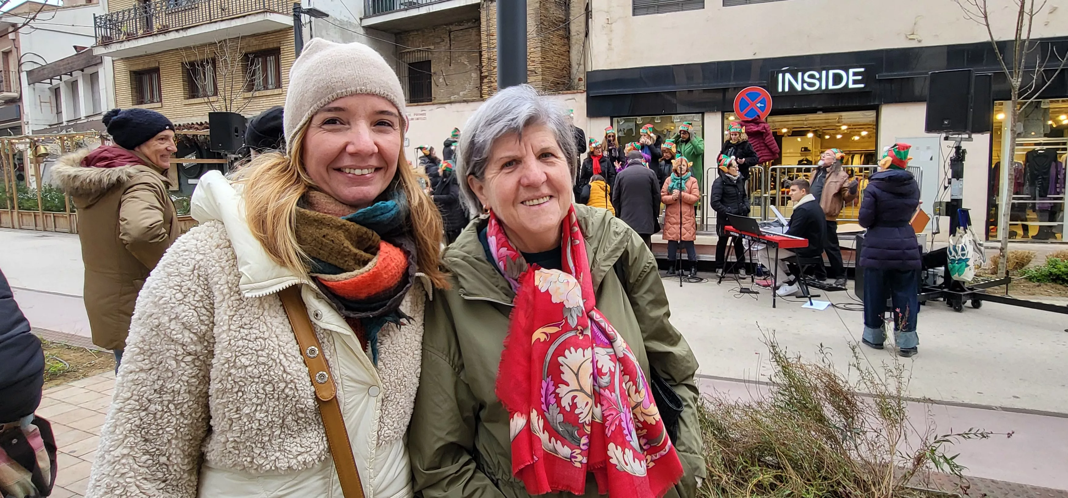 Actuación navideña de Góspel Monzón en el centro de la capital mediocinqueña. Foto Mercedes Manterola