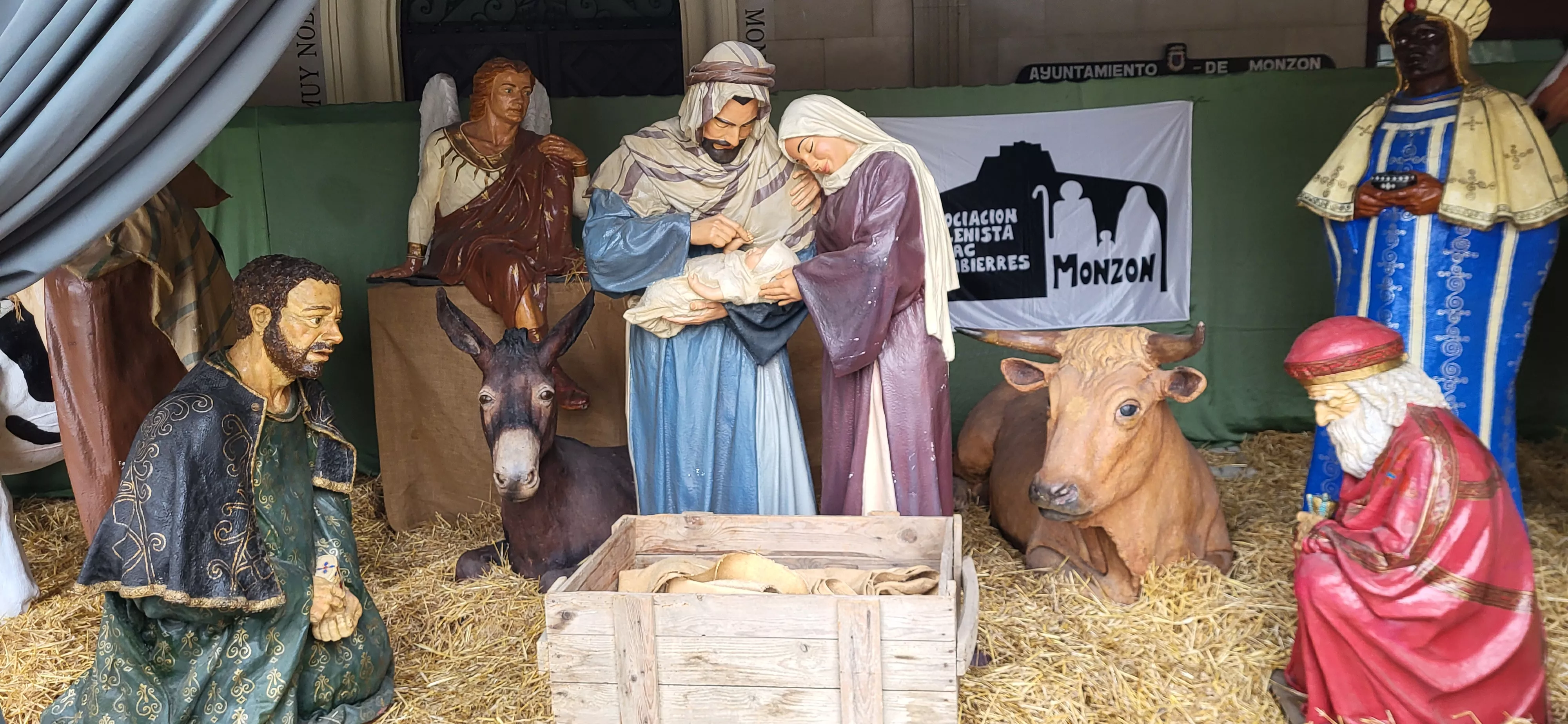 Belén instalado en el Ayuntamiento de Monzón. Foto Mercedes Manterola