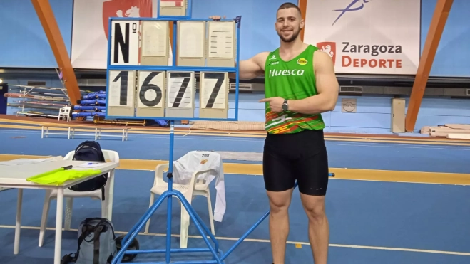 Javi Cruz, con la marca que hizo en peso. Javi Cruz, con la marca que hizo en peso.