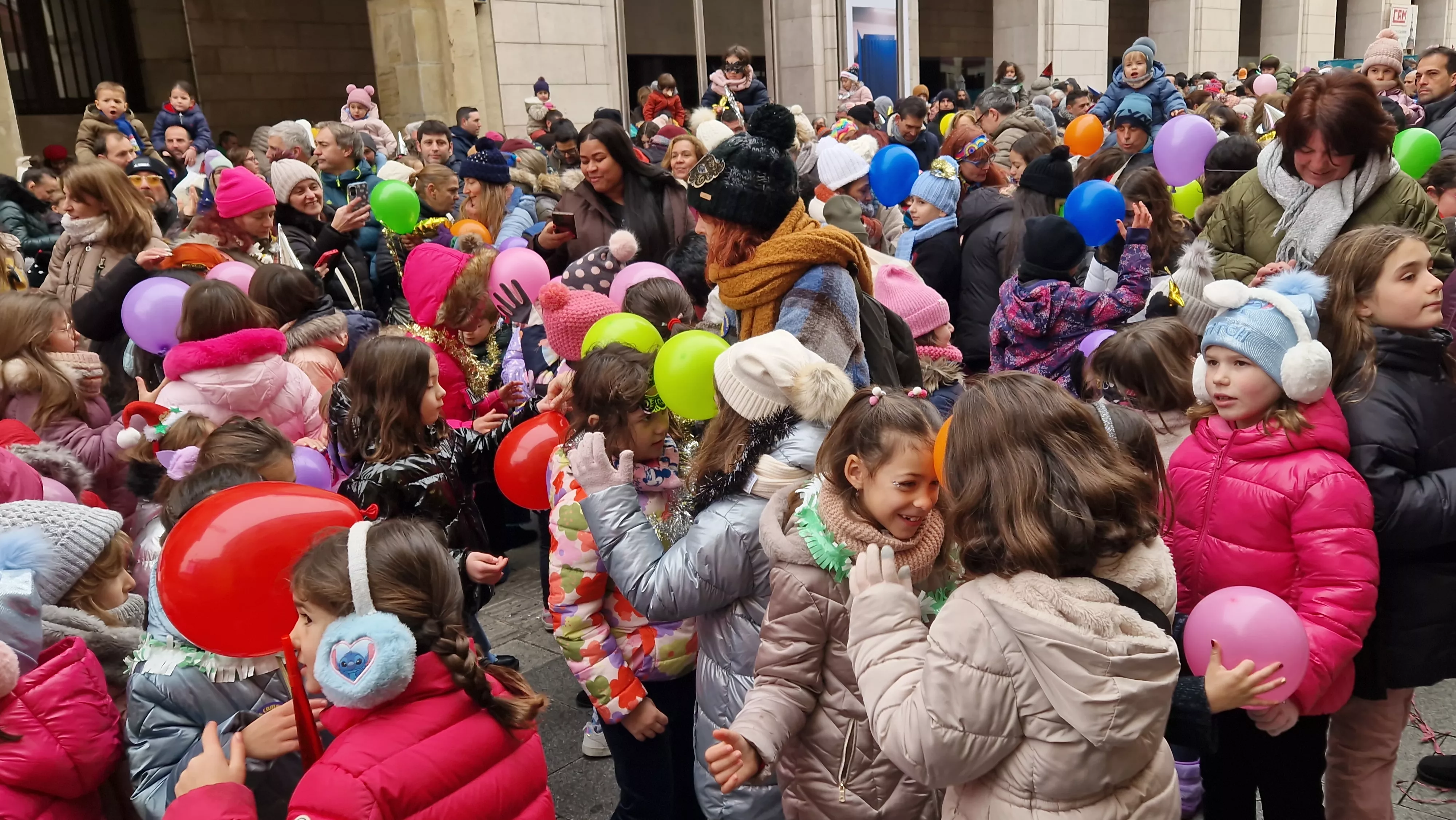 Campanadas infantiles de Huesca 2024-2025. Foto Myriam Martínez 