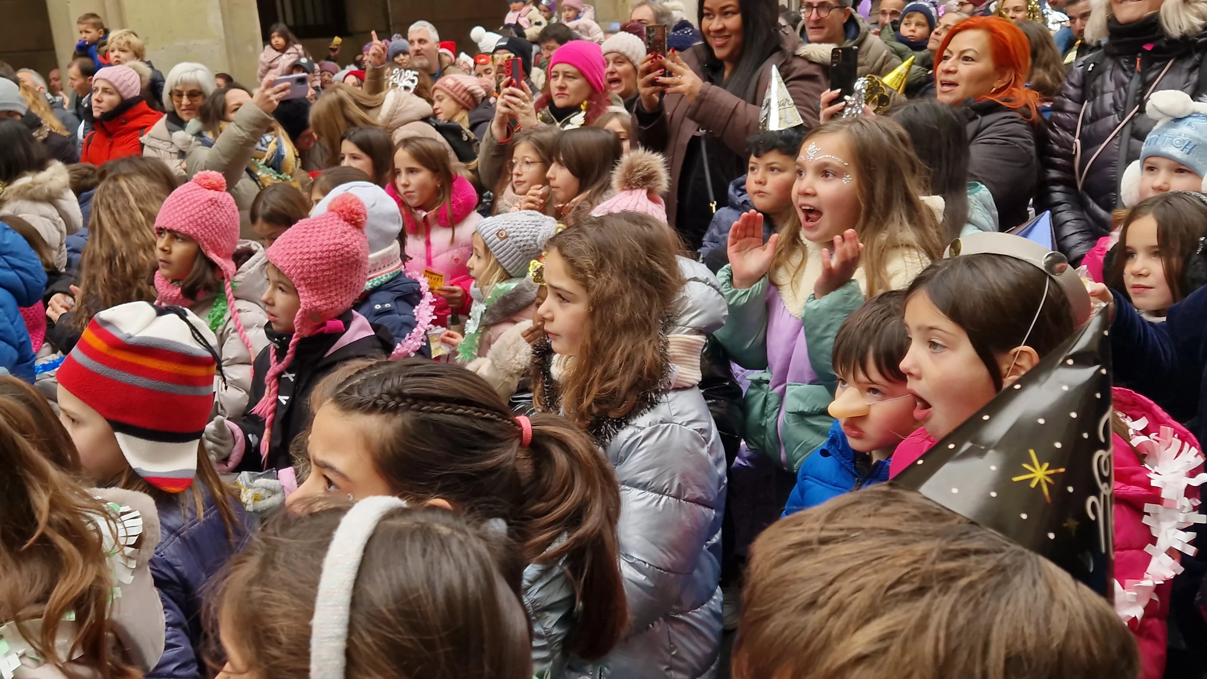 Campanadas infantiles de Huesca 2024-2025. Foto Myriam Martínez 