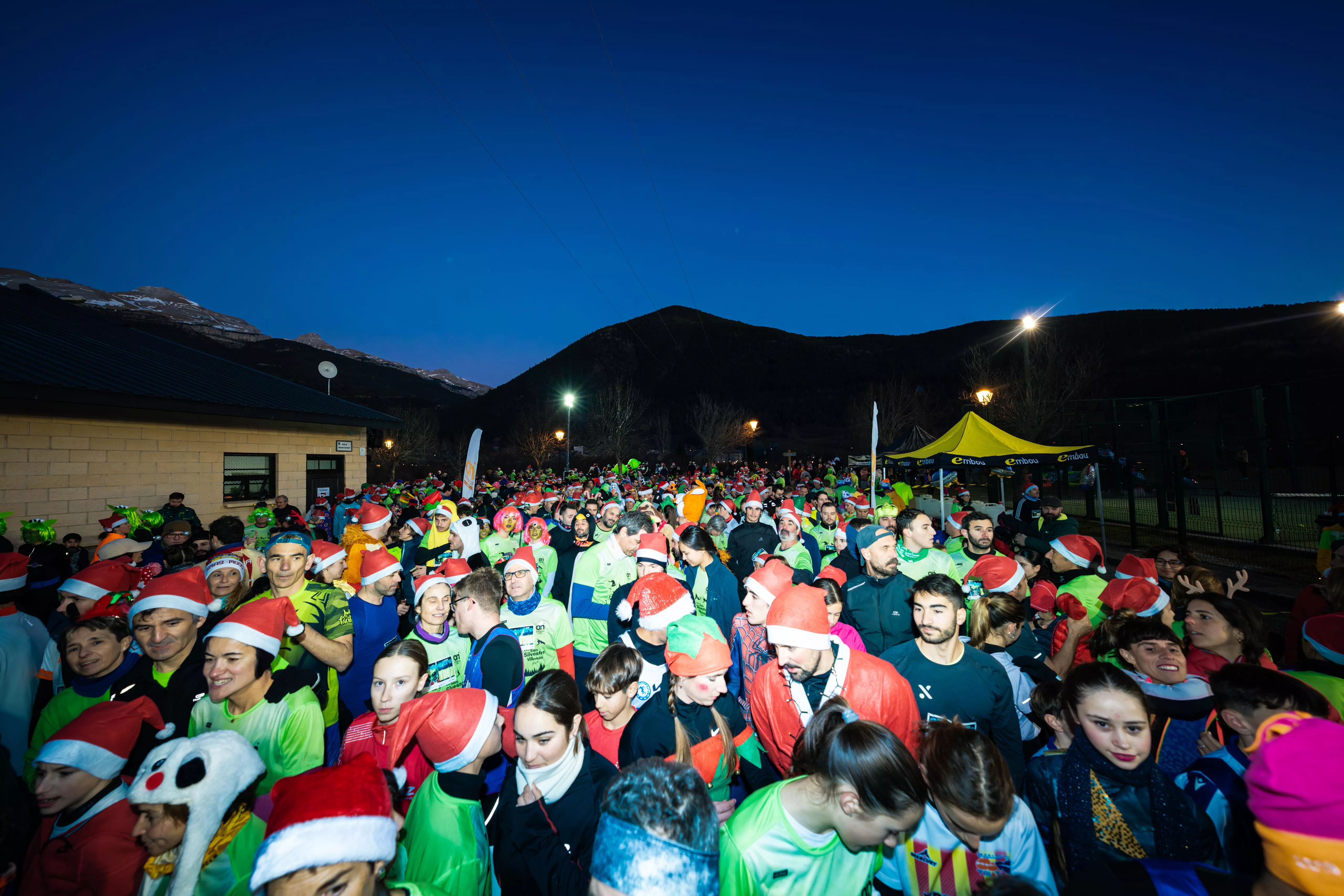 Ambientazo en la San Silvestre de Villanúa. Turismo Villanúa / Yhabril Moro