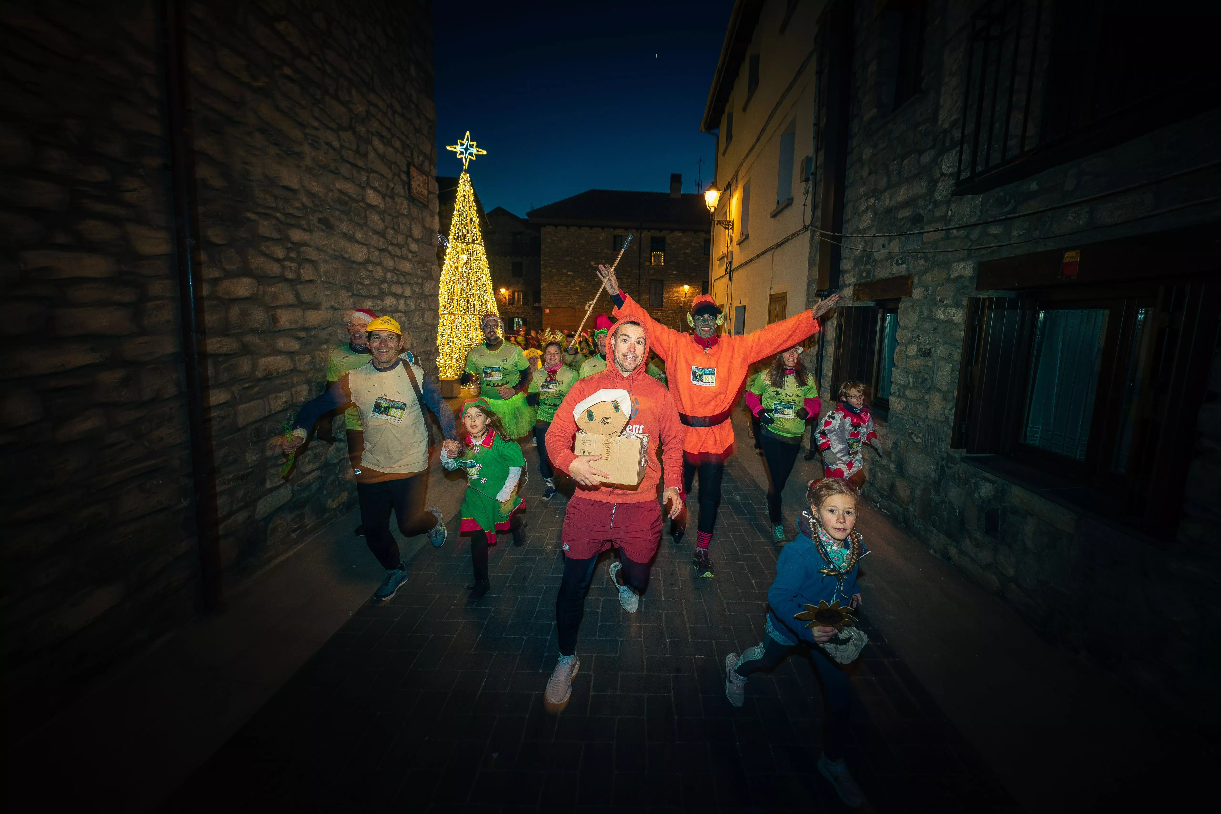 Alegría y fiesta. Turismo Villanúa / Yhabril Moro