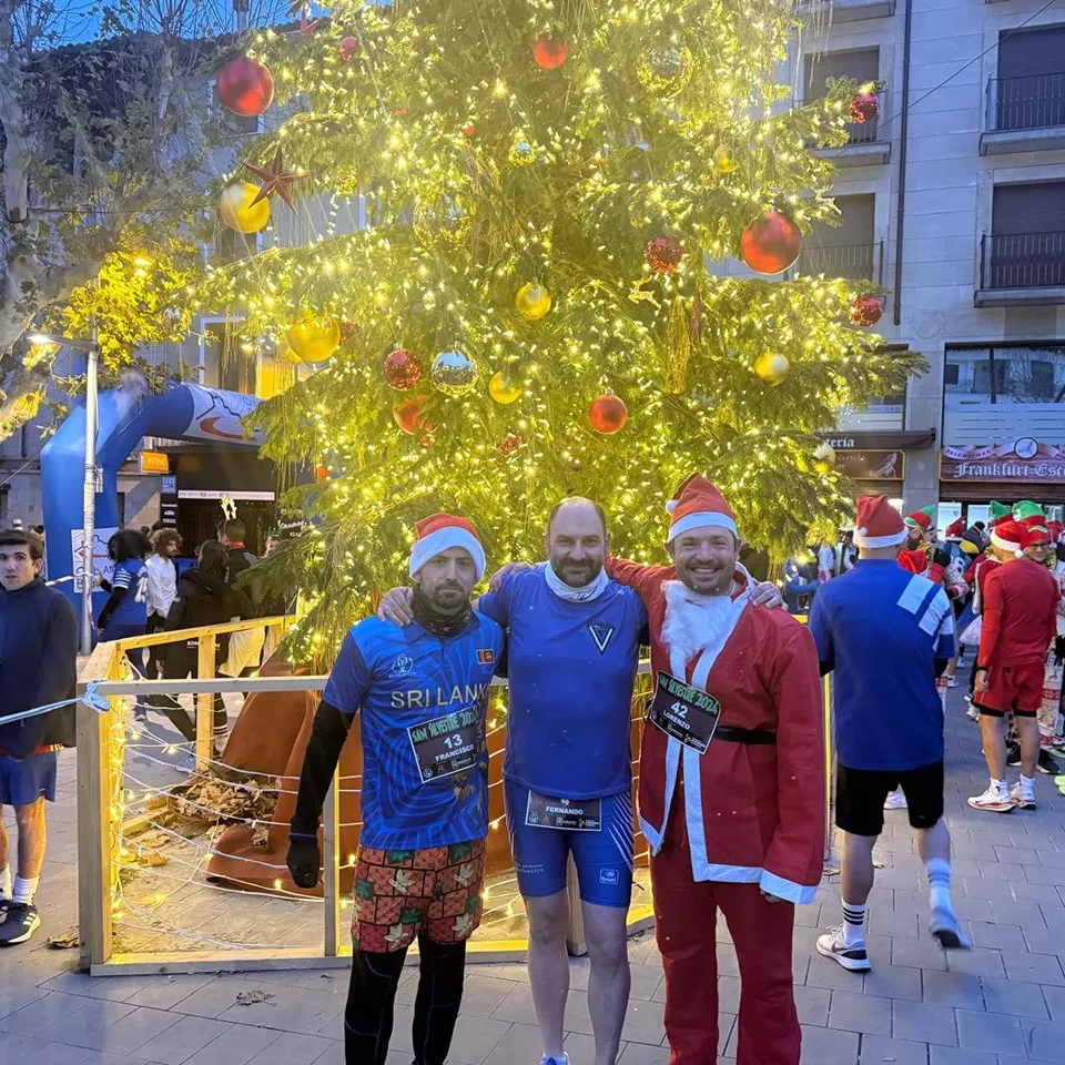 El alcalde, en el centro, también participó.