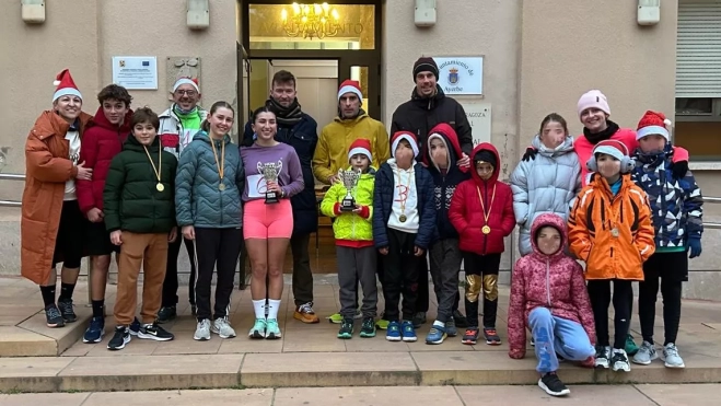 Foto de los premiados en la San Silvestre Carnicraba de Ayerbe Foto de los premiados en la San Silvestre Carnicraba de Ayerbe
