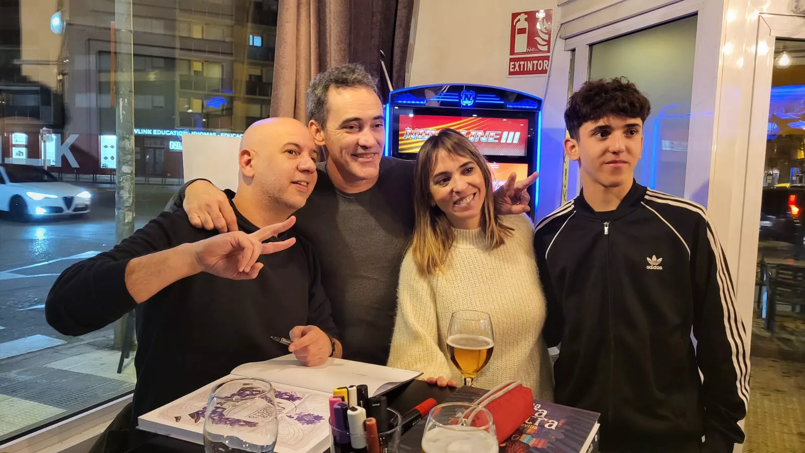 Firma de libros de Lorenzo Caudevilla en El Punto y del bautizo de la tapa Jacinto